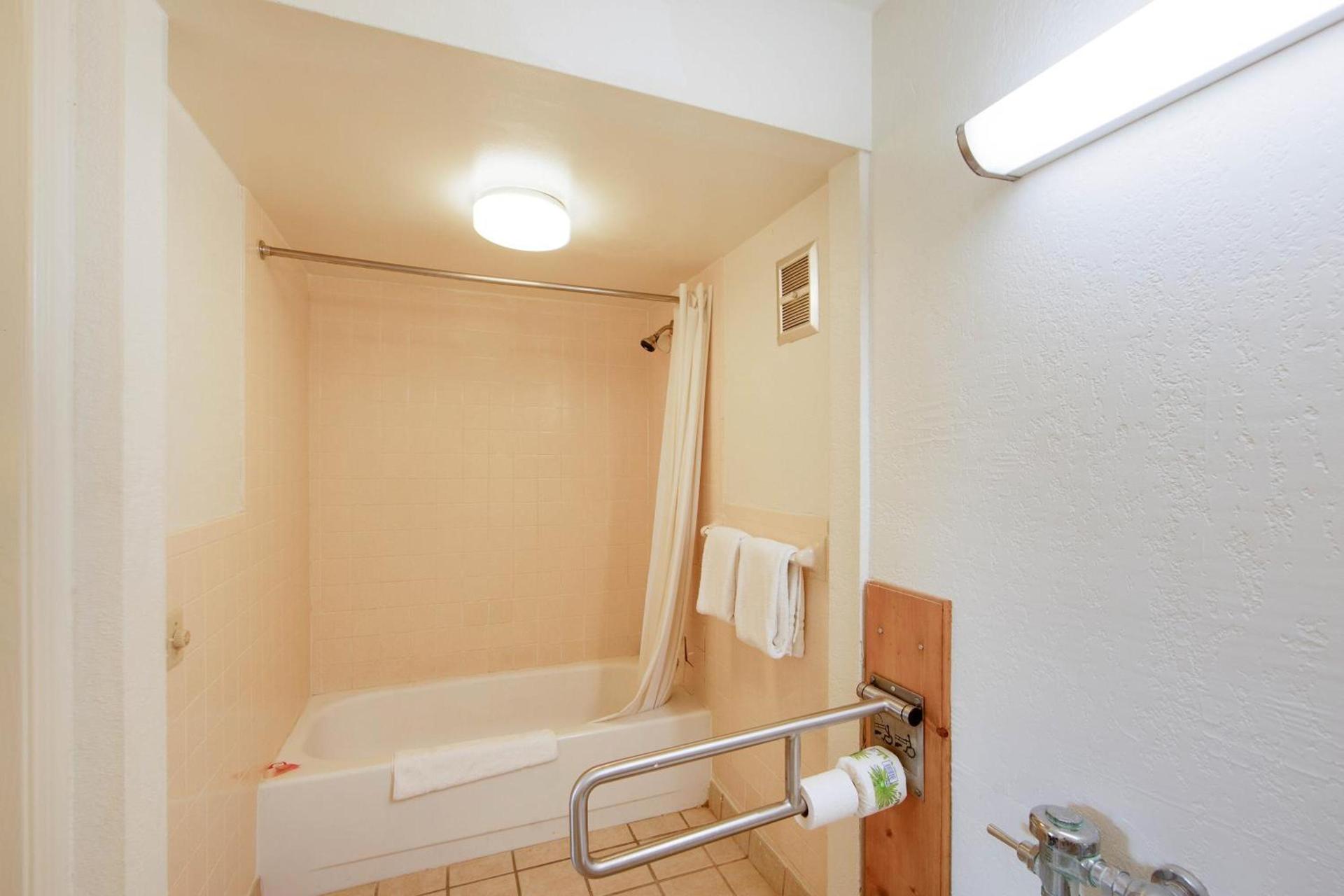 OYO Hotel Doswell Kings Dominion photo 19