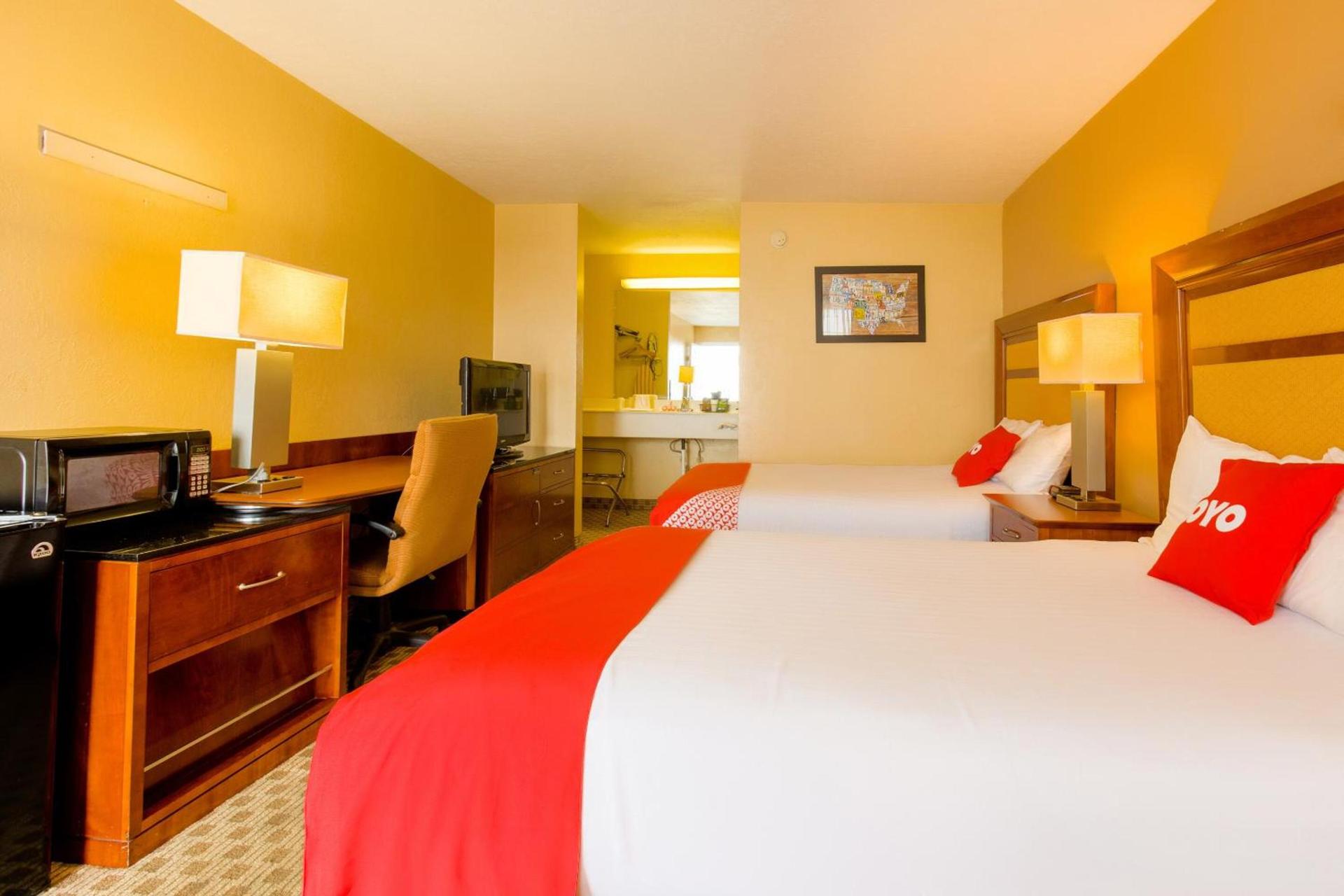 OYO Hotel Lebanon MO I-44 photo 13