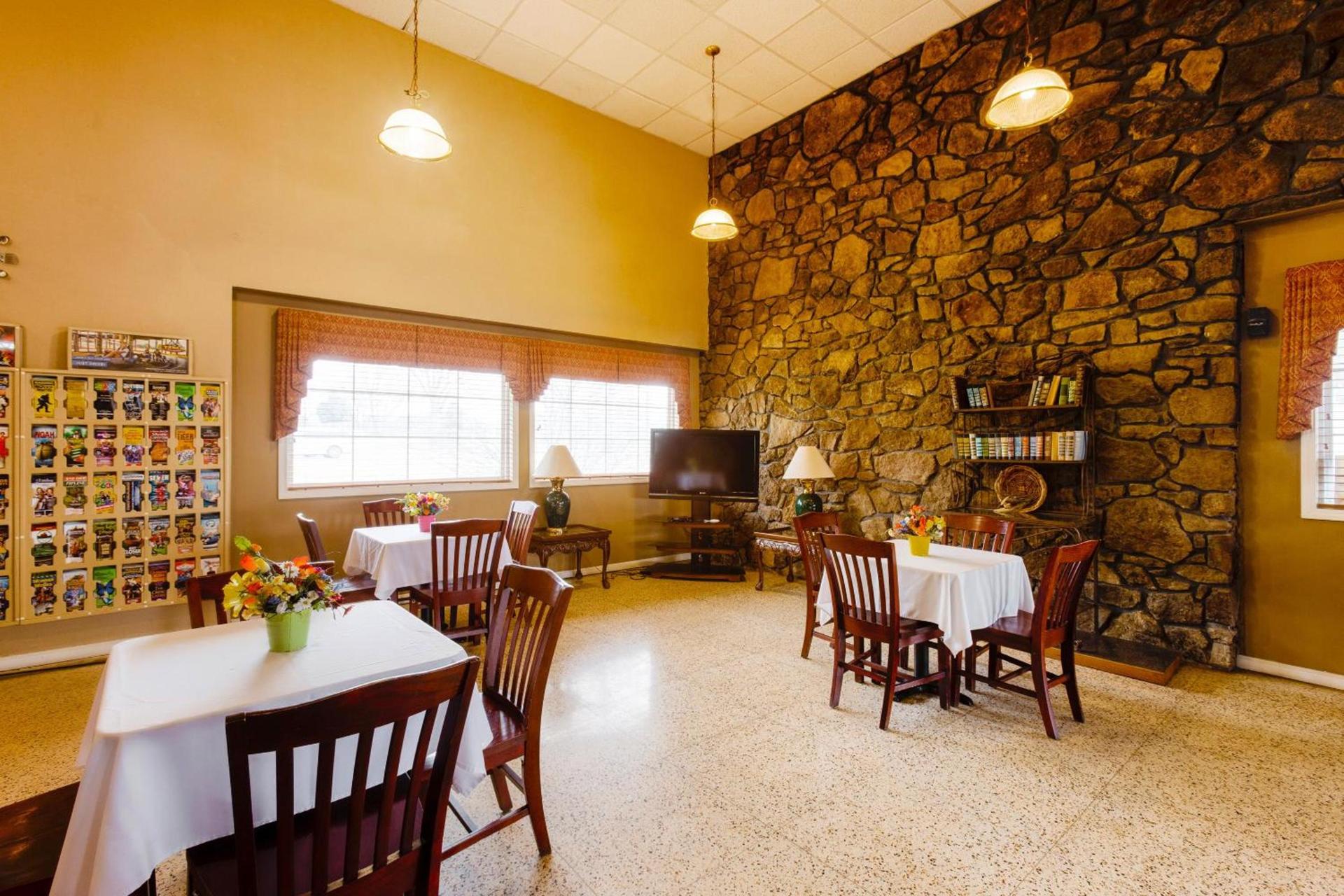 OYO Hotel Lebanon MO I-44 photo 15