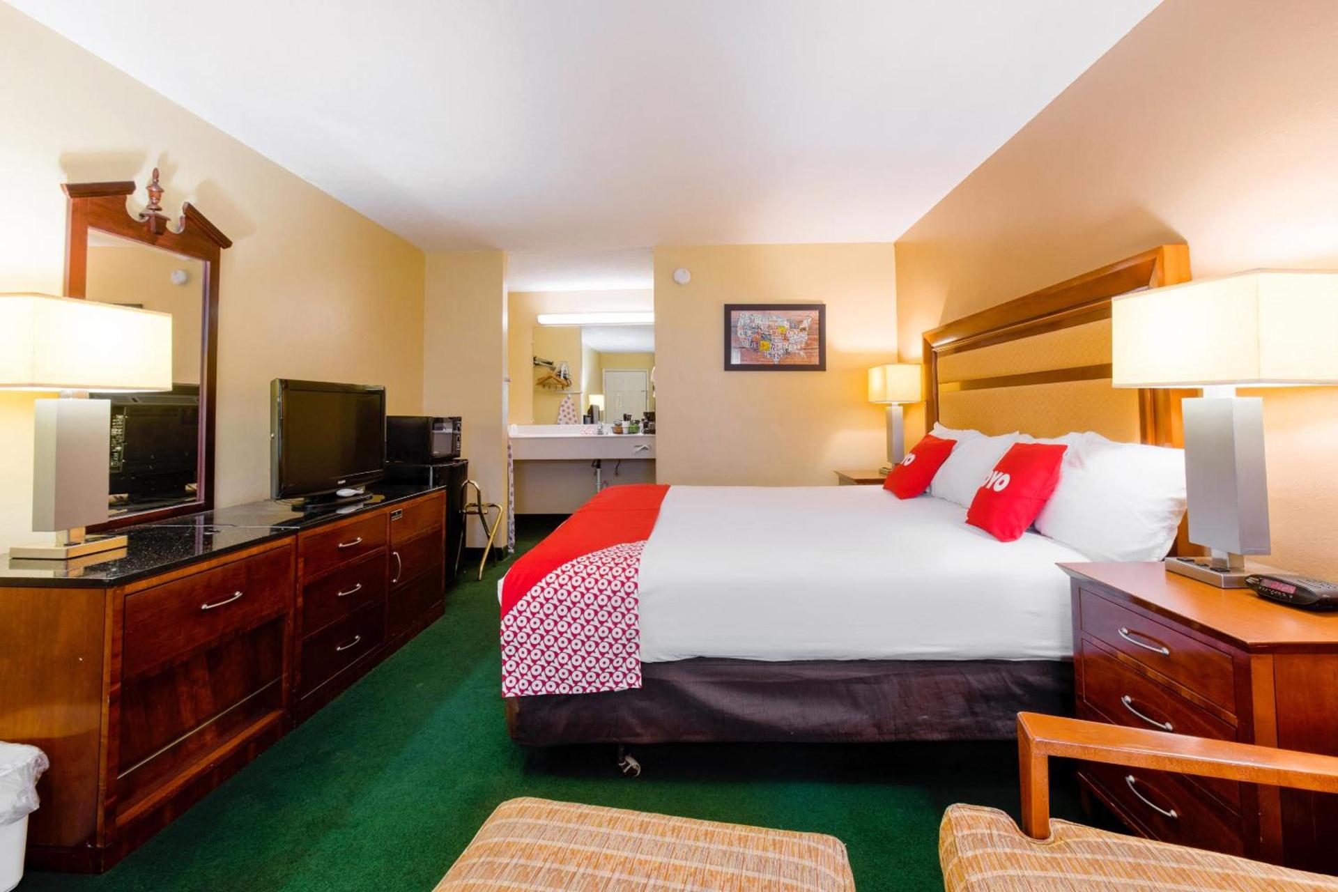 OYO Hotel Lebanon MO I-44 photo 34