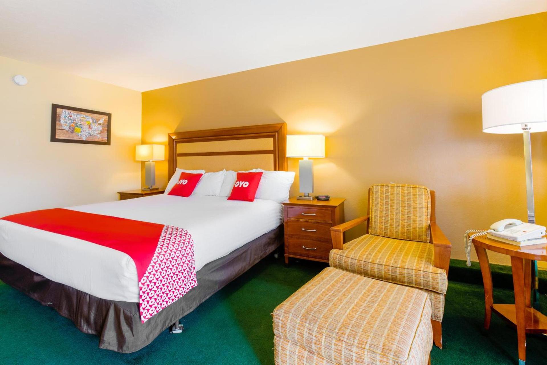 OYO Hotel Lebanon MO I-44 photo 36