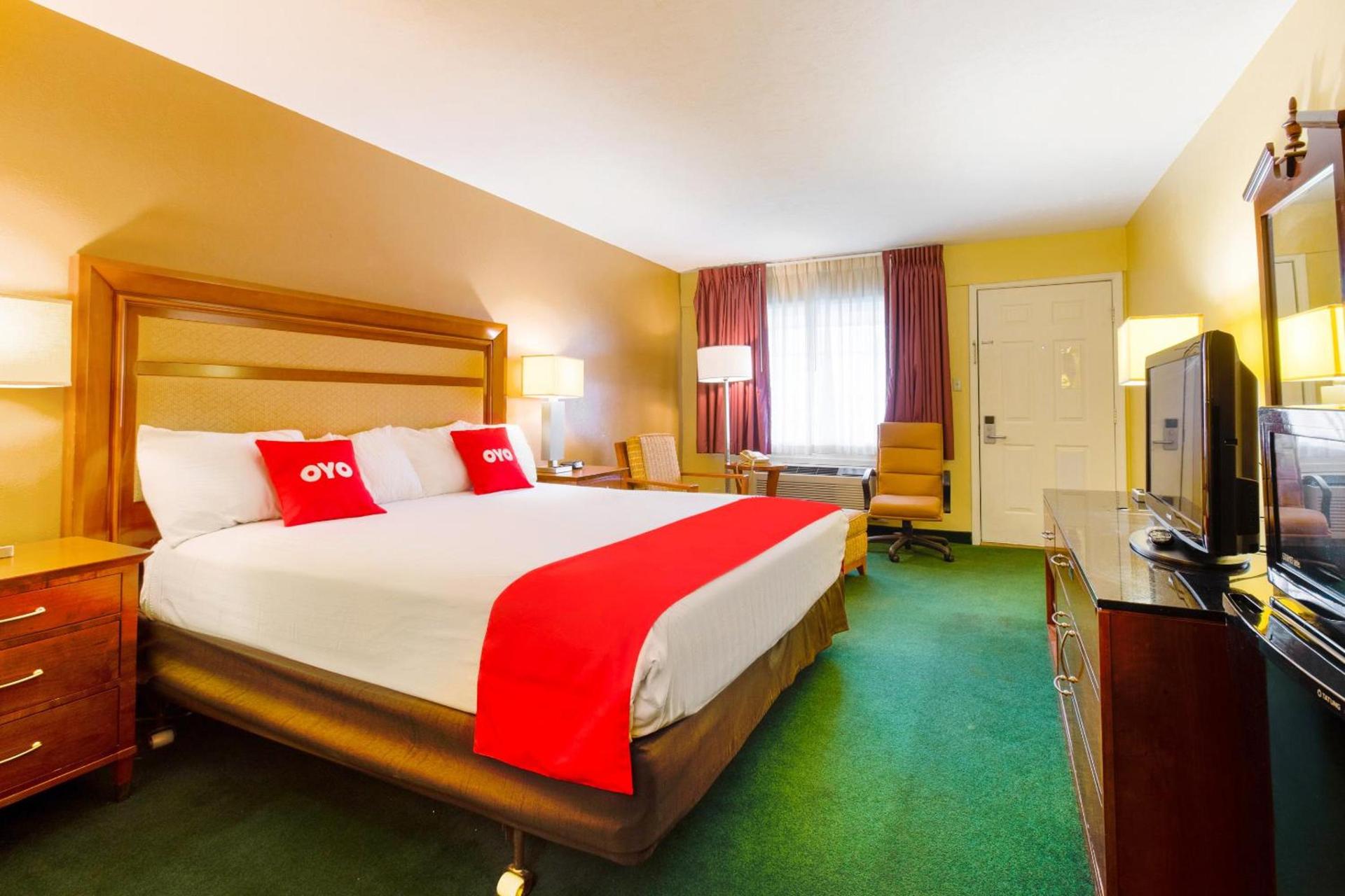 OYO Hotel Lebanon MO I-44 photo 37