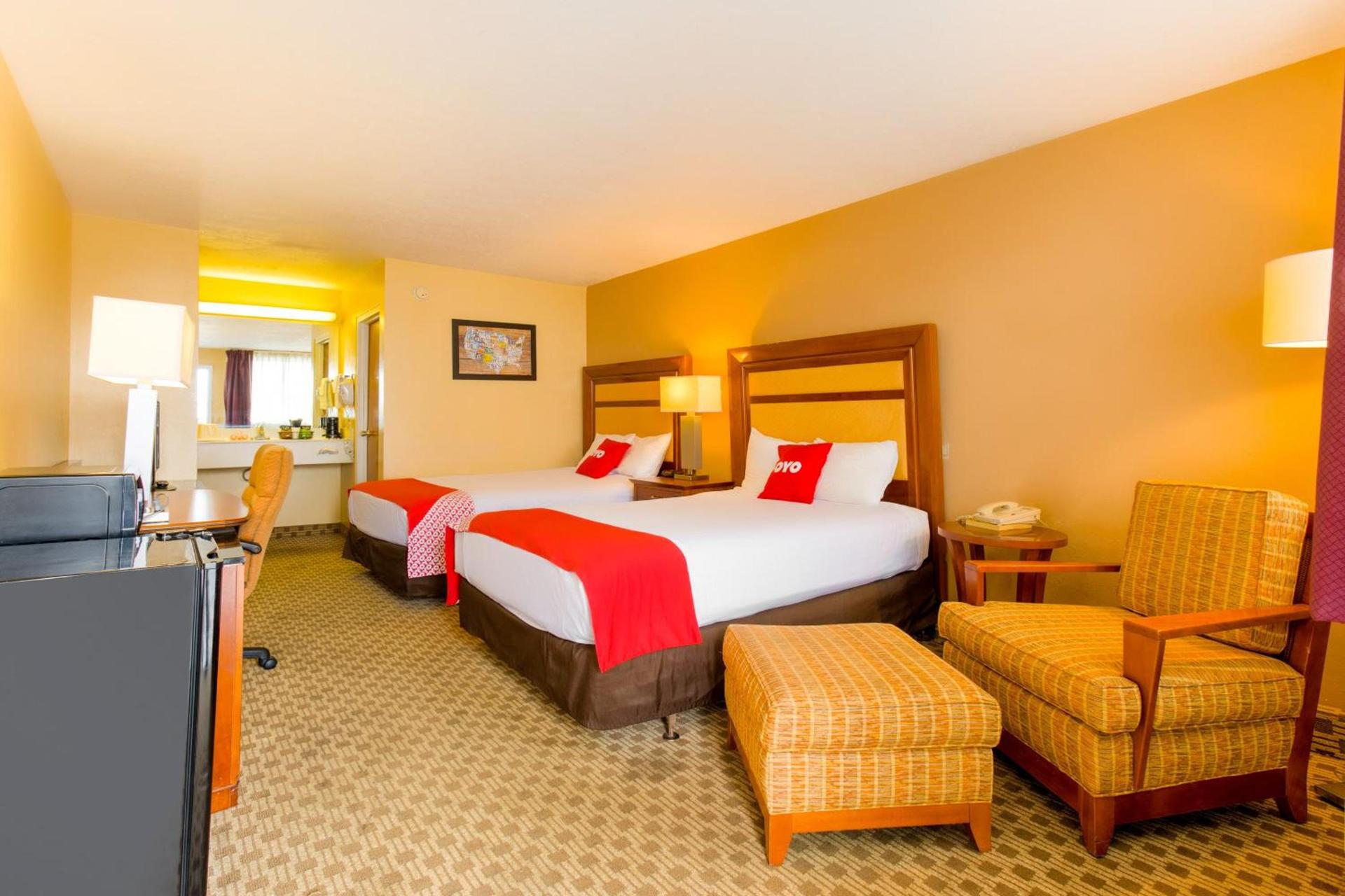 OYO Hotel Lebanon MO I-44 photo 39