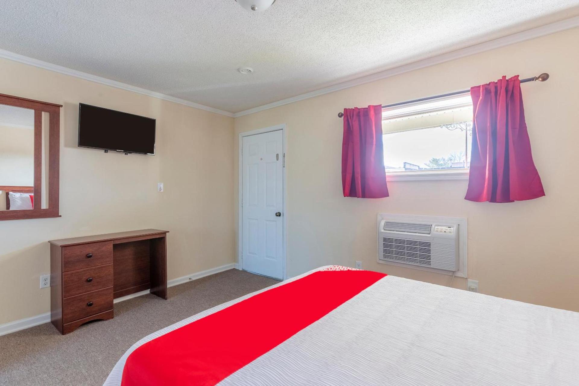OYO Hotel Cave City KY photo 25