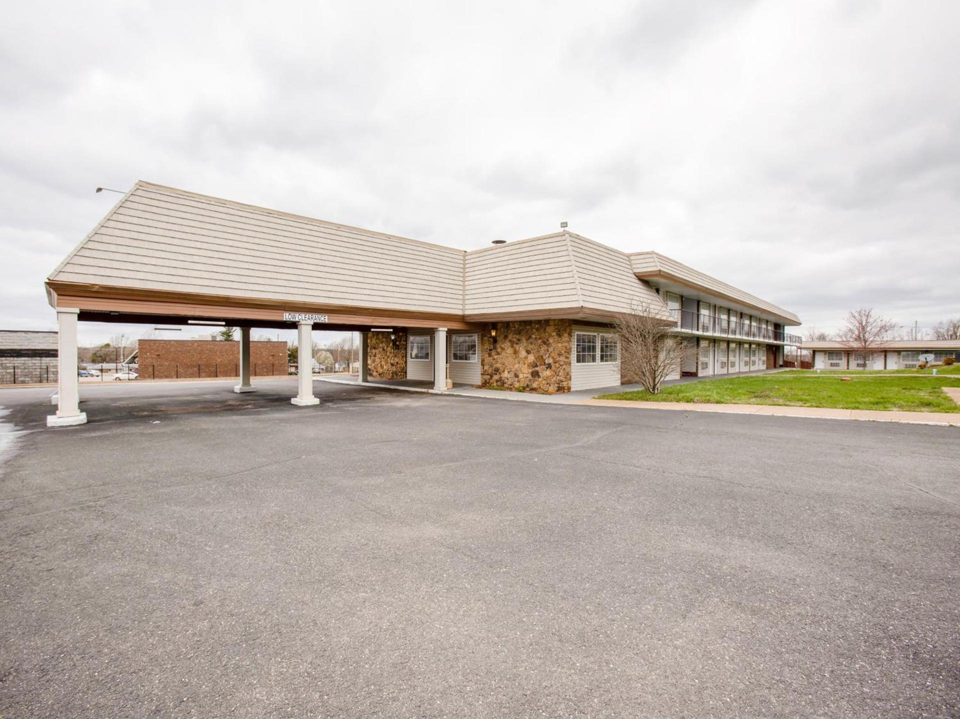 OYO Hotel Lebanon MO I-44 — hotel in Lebanon
