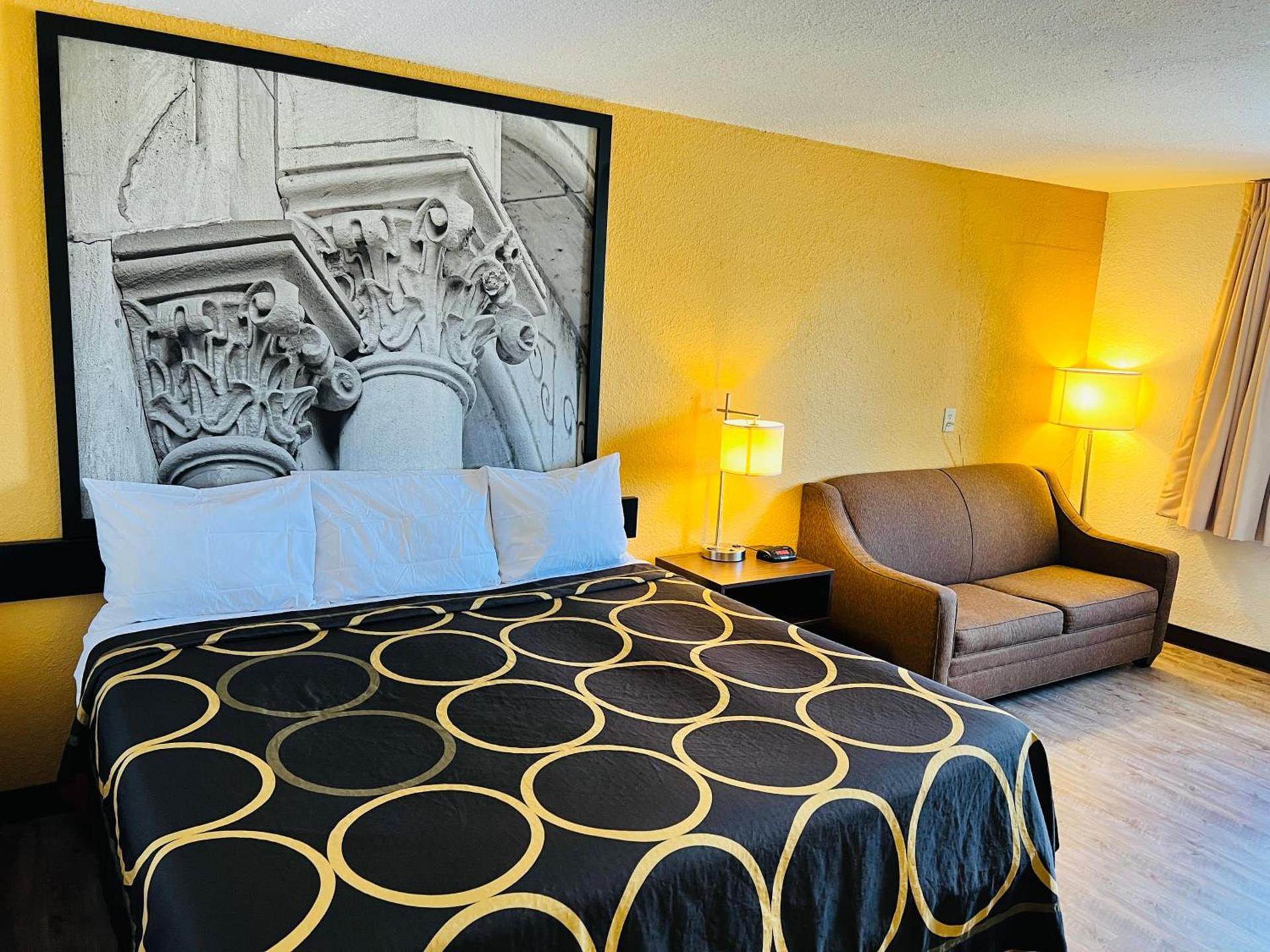 Super 8 by Wyndham Elizabethtown photo 10