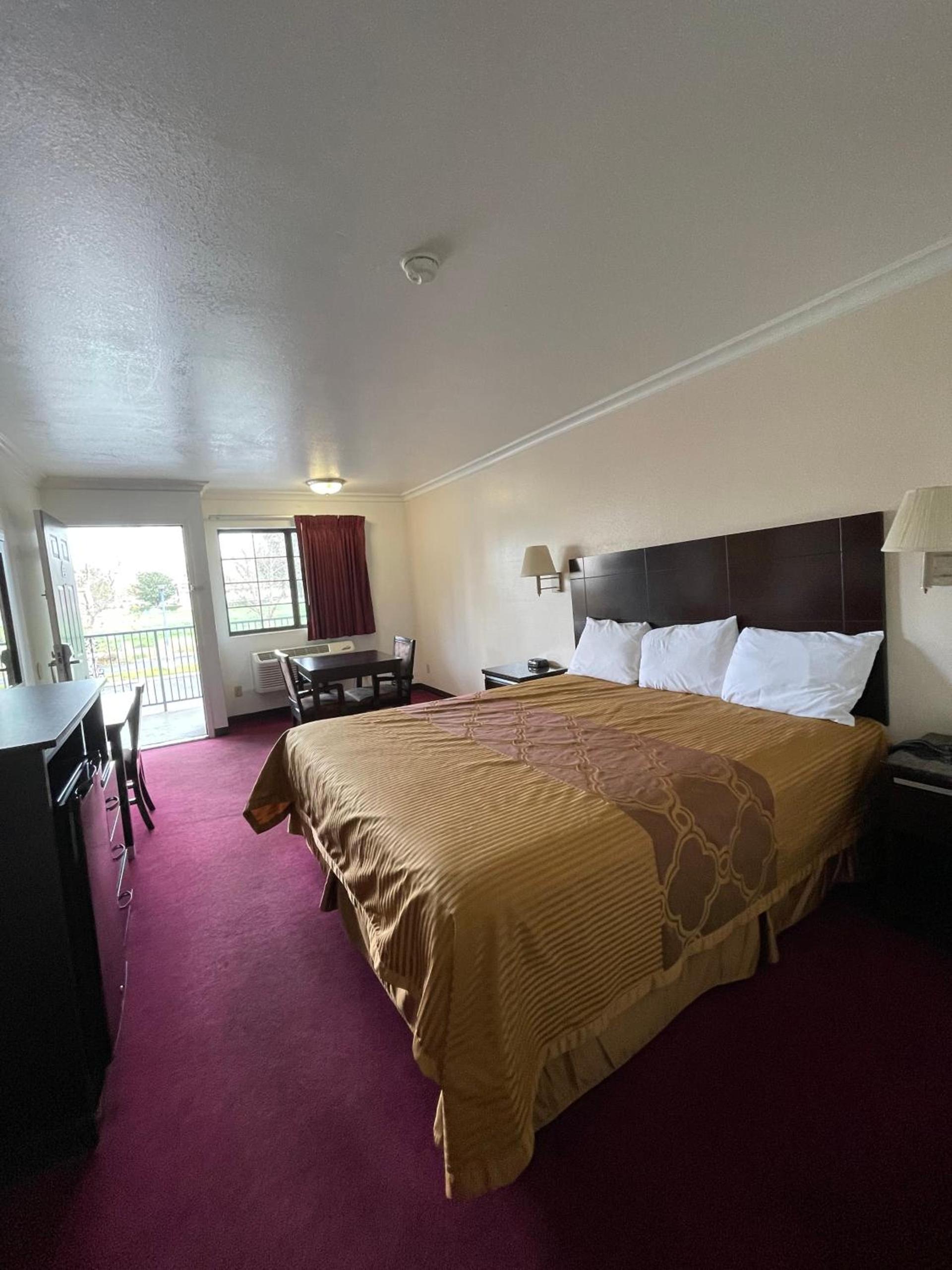 Chino Motel photo 8