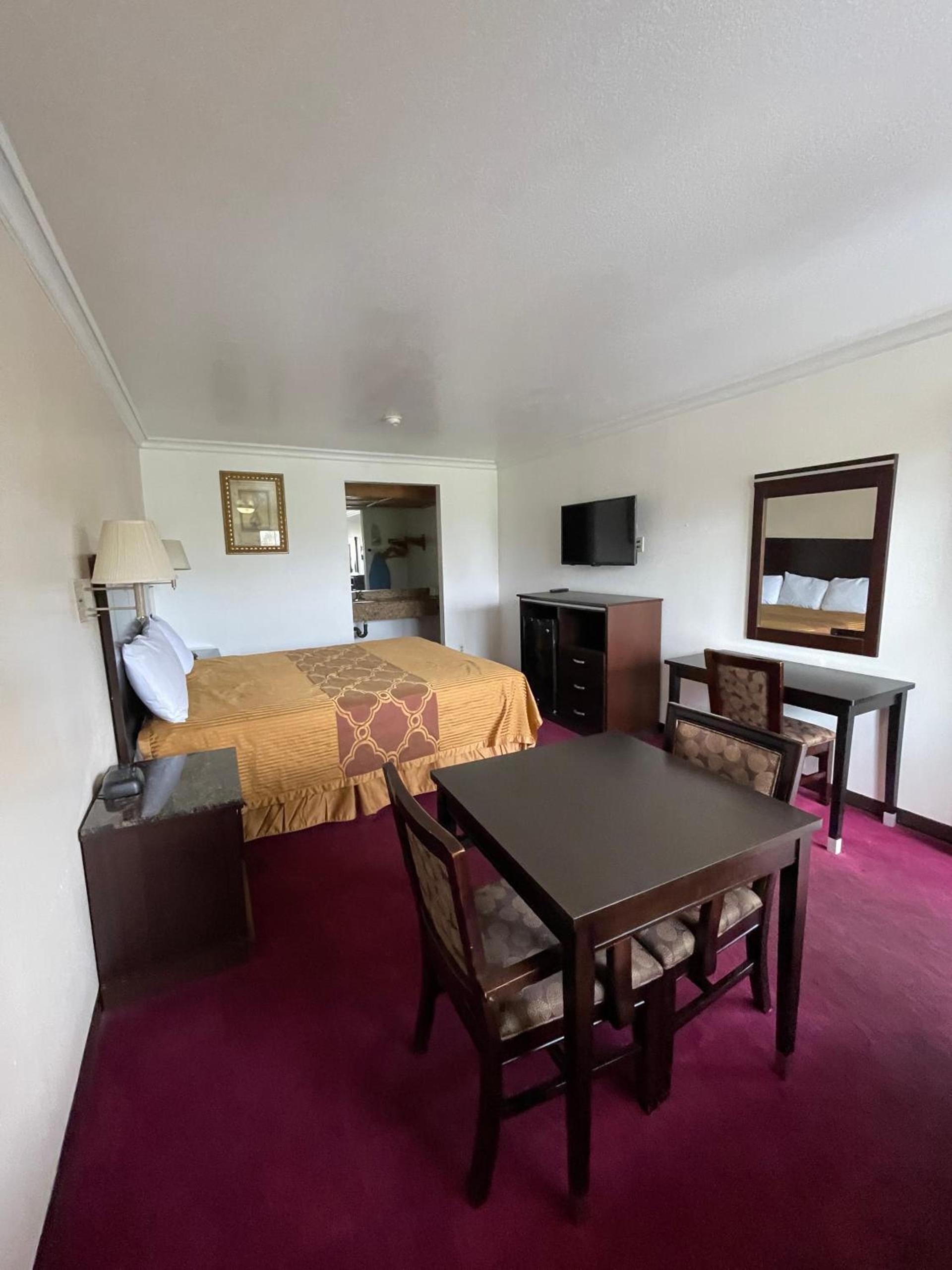Chino Motel photo 14