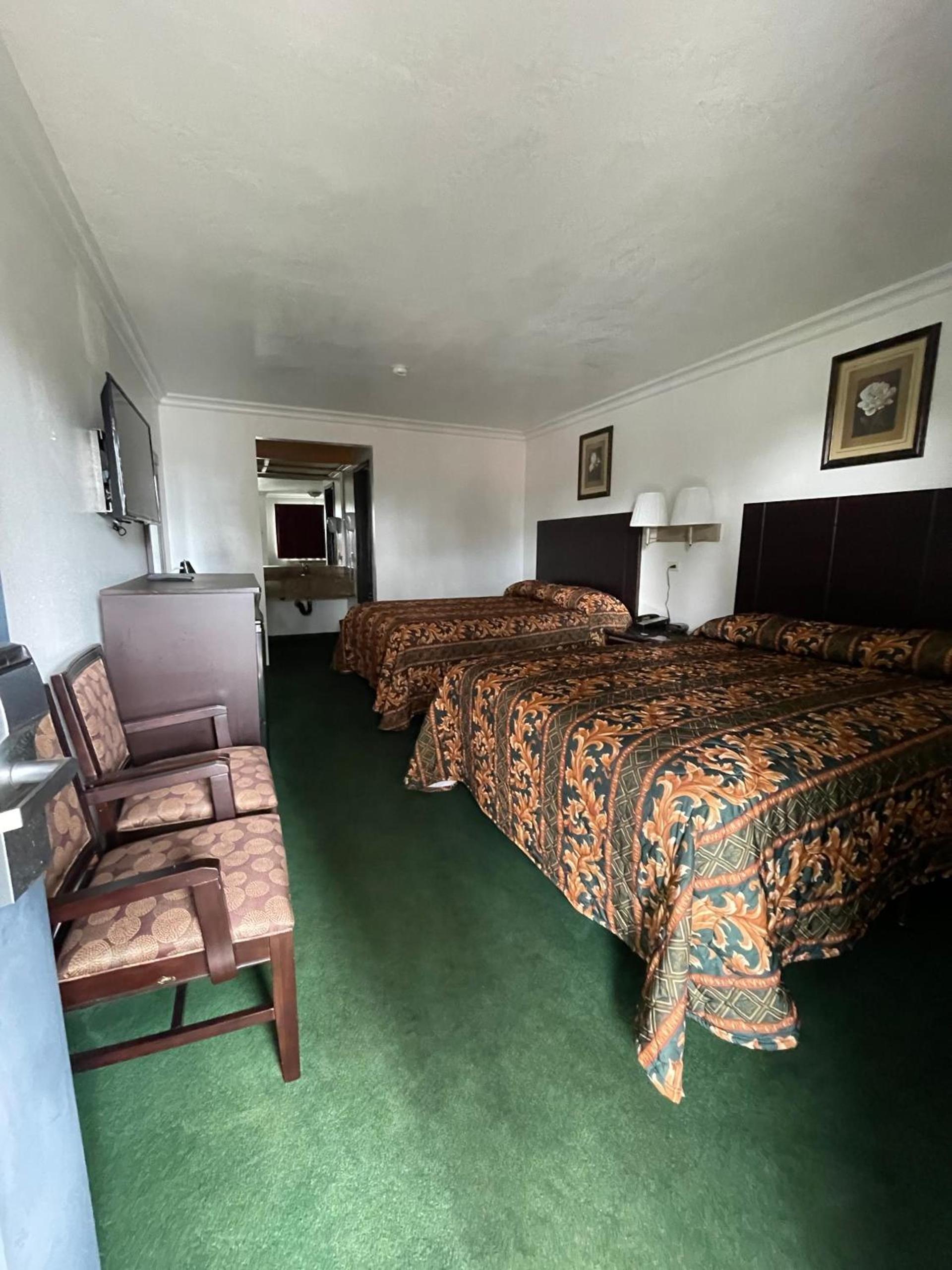 Chino Motel photo 29