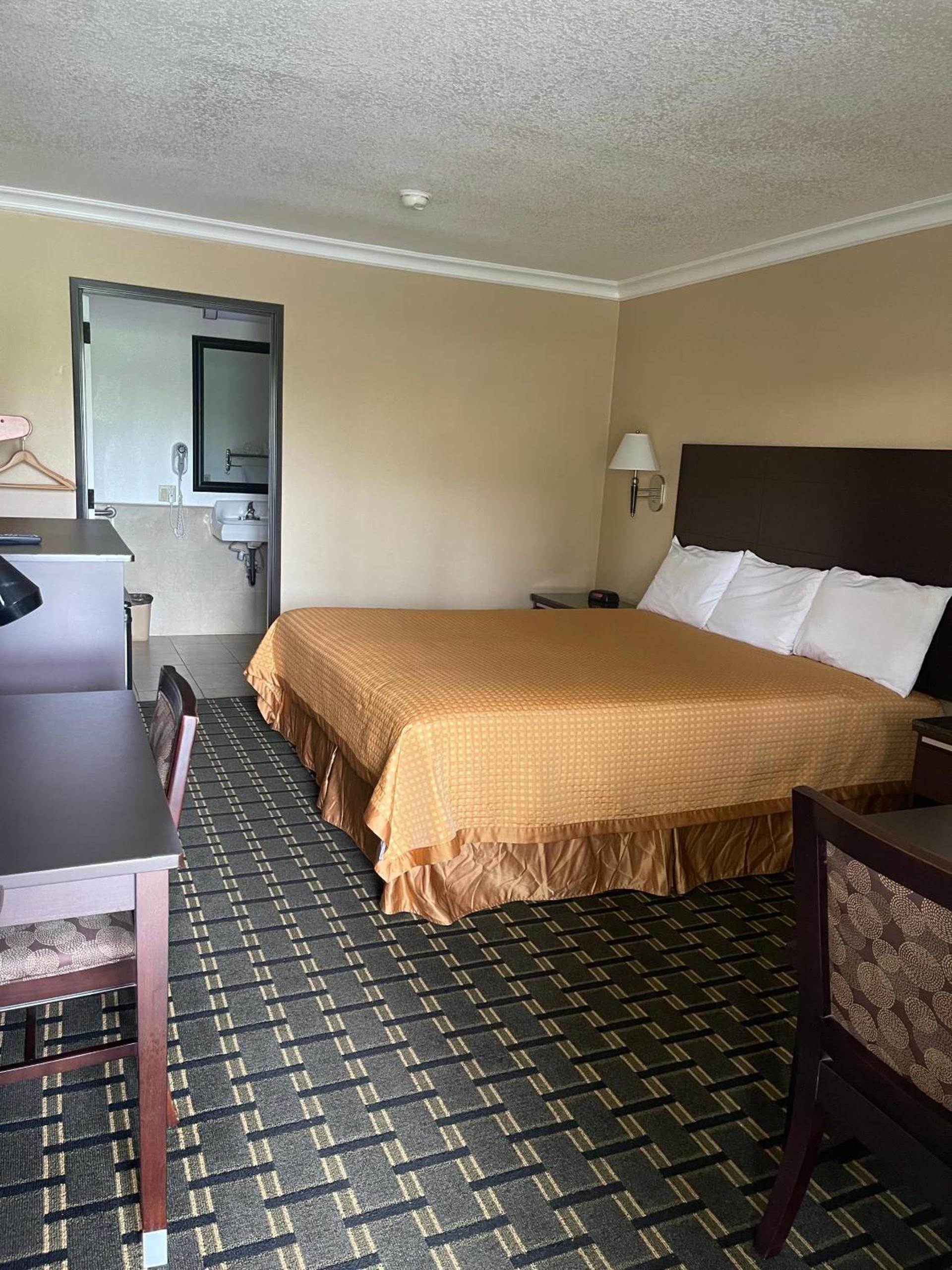 Chino Motel photo 24