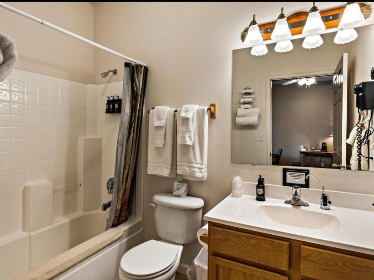 Southfork Lodge - Riverside Inn photo 16