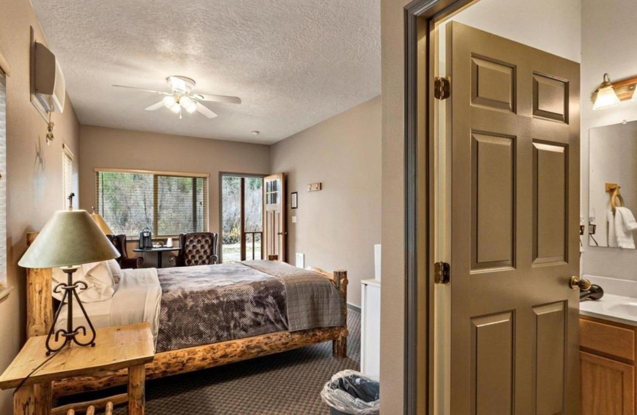 Southfork Lodge - Riverside Inn photo 18