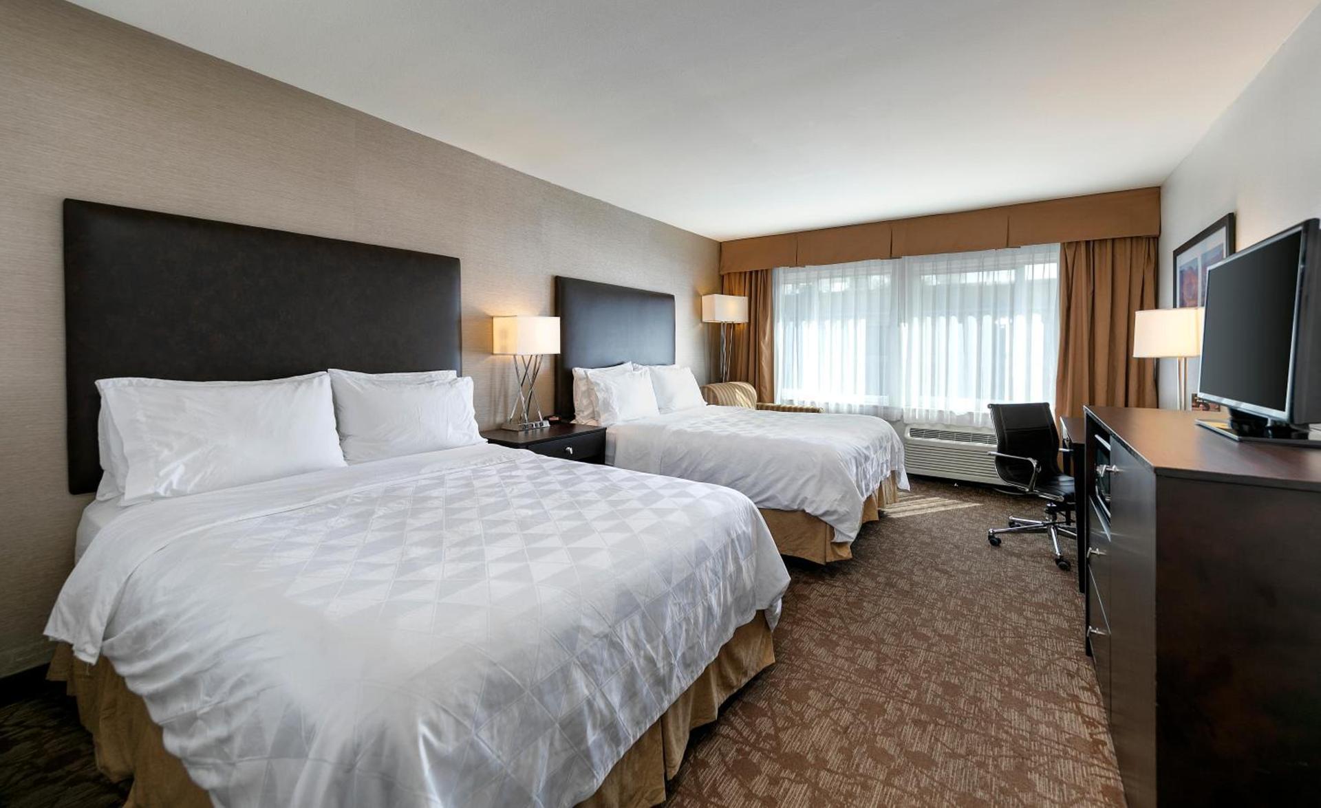 Holiday Inn West Covina, an IHG Hotel photo 14
