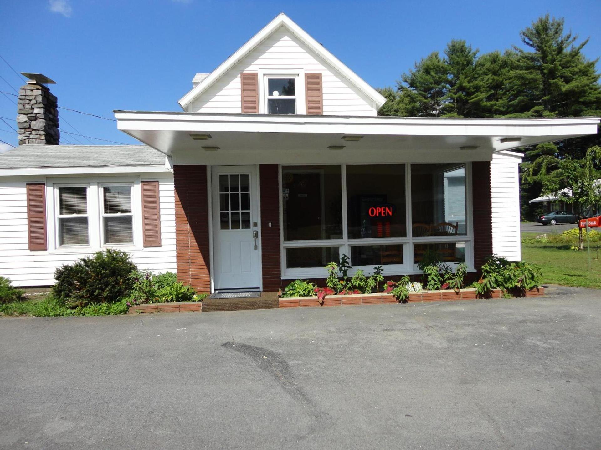 Sara Glen Motel - Saratoga Springs-Glens Falls photo 51