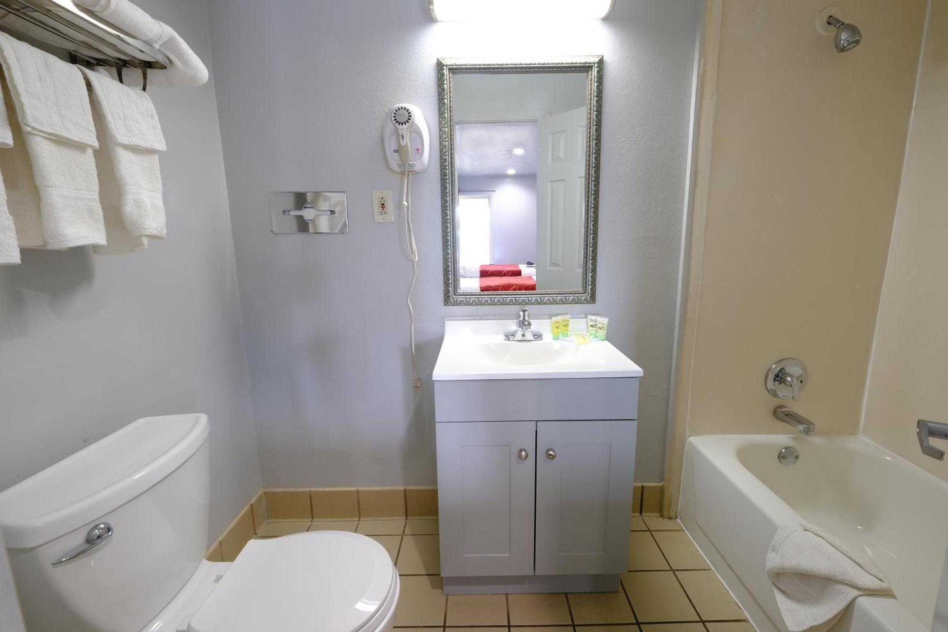 M Star Hotel Searcy photo 22