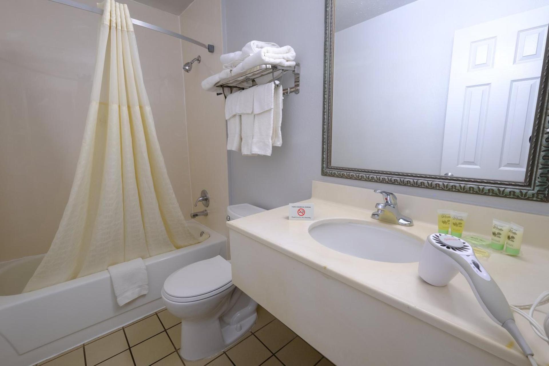 M Star Hotel Searcy photo 9