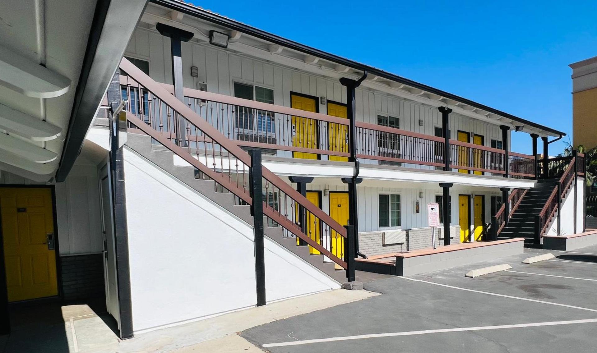 Escondido Inn photo 3