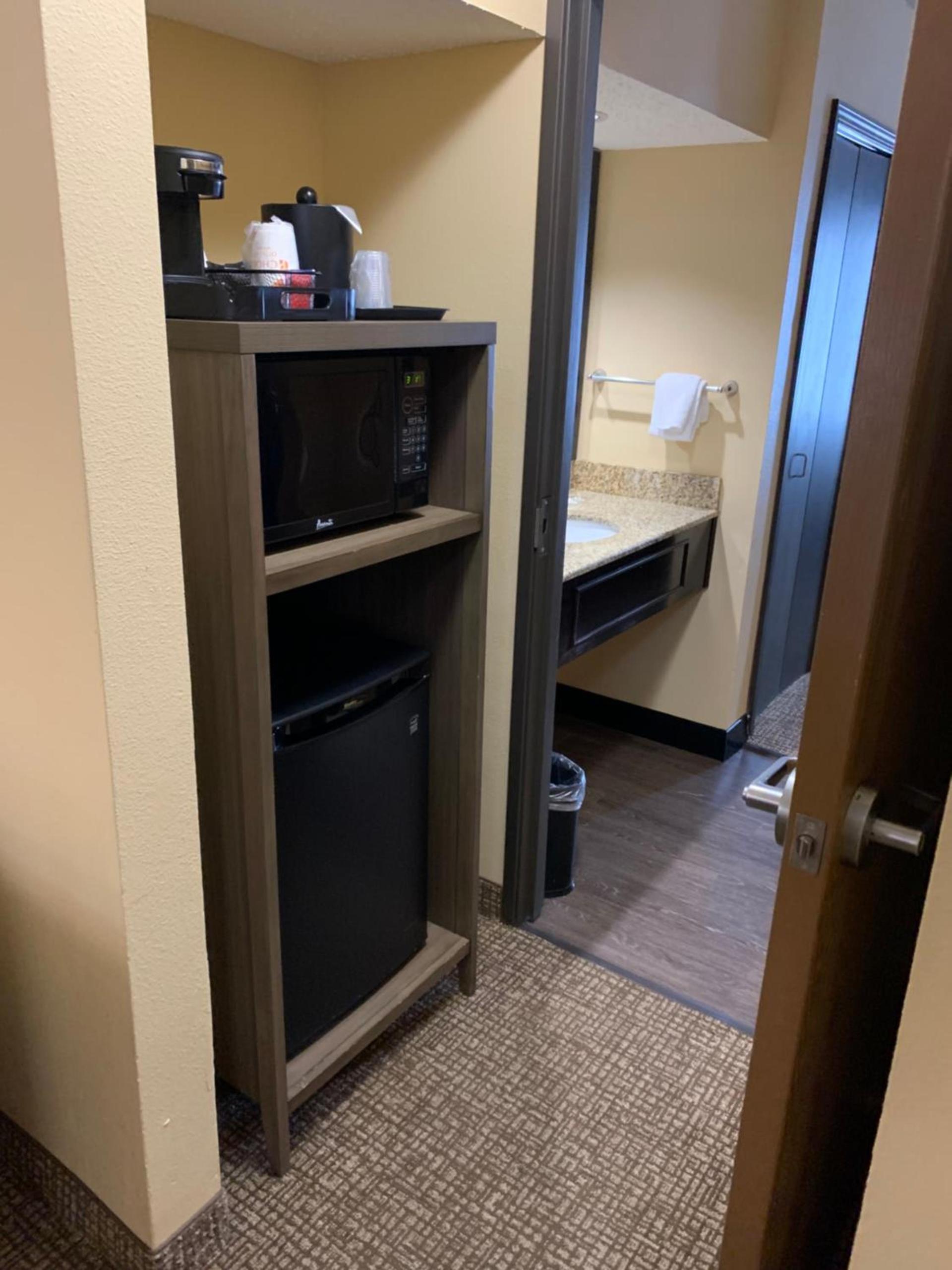 Comfort Suites DFW Airport photo 39