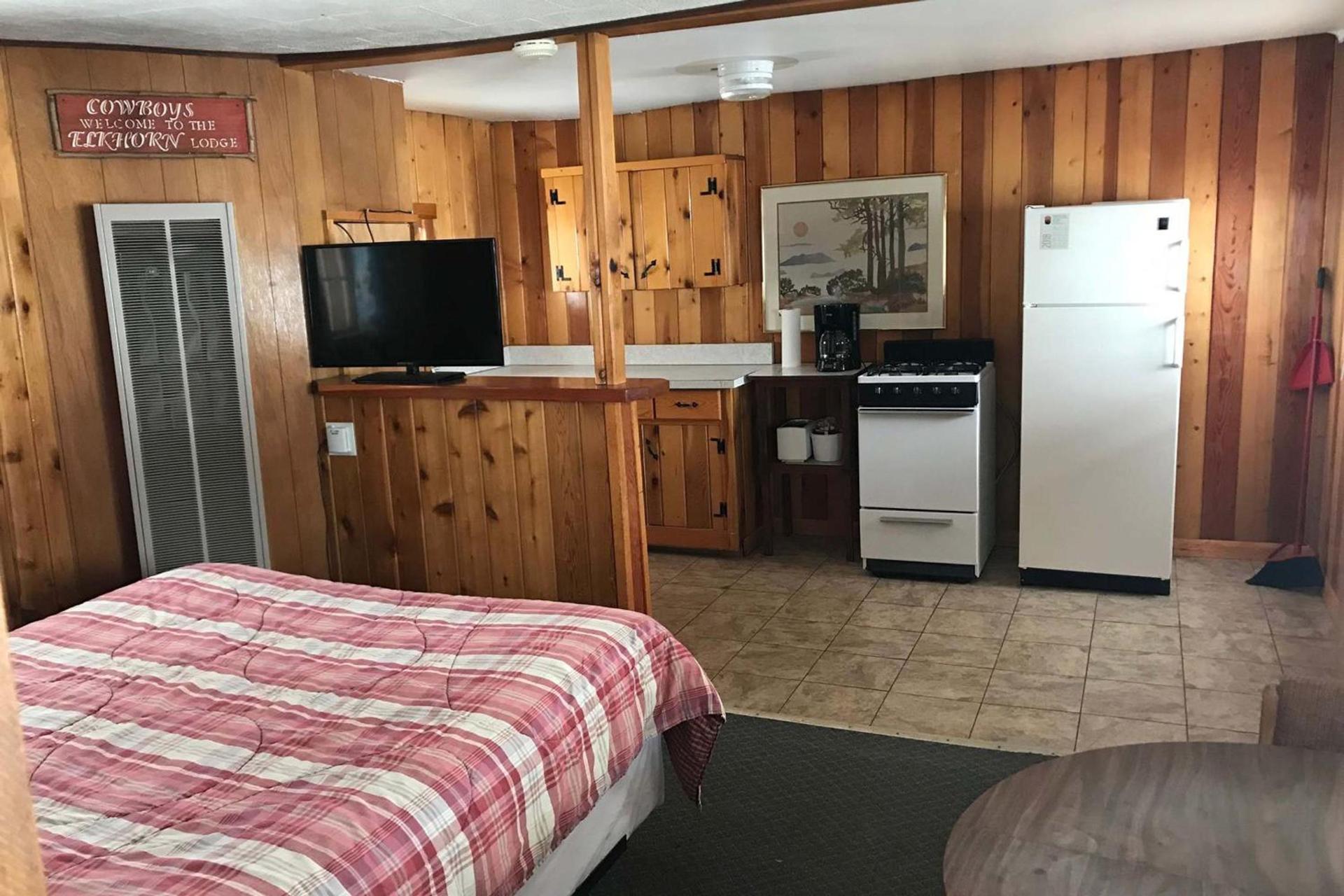 Elkhorn Lodge photo 61