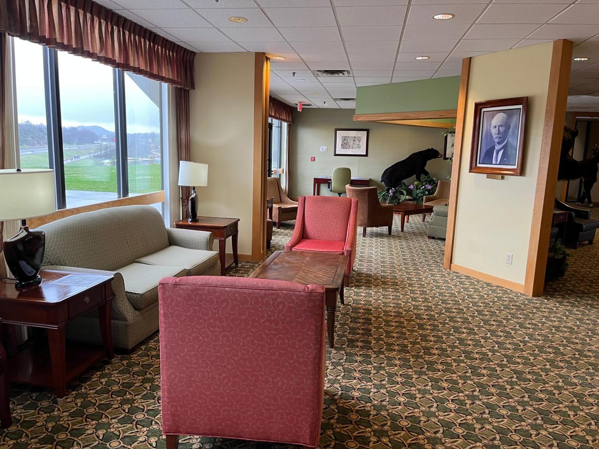 Days Inn & Suites by Wyndham Sutton Flatwoods photo 7