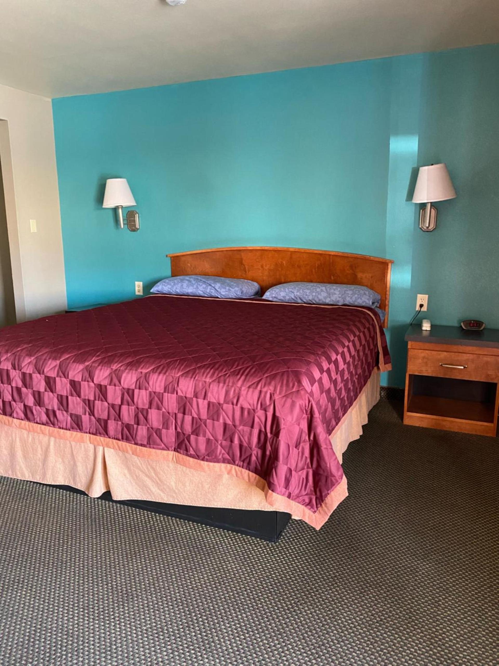 Lone Pine Budget Inn photo 12