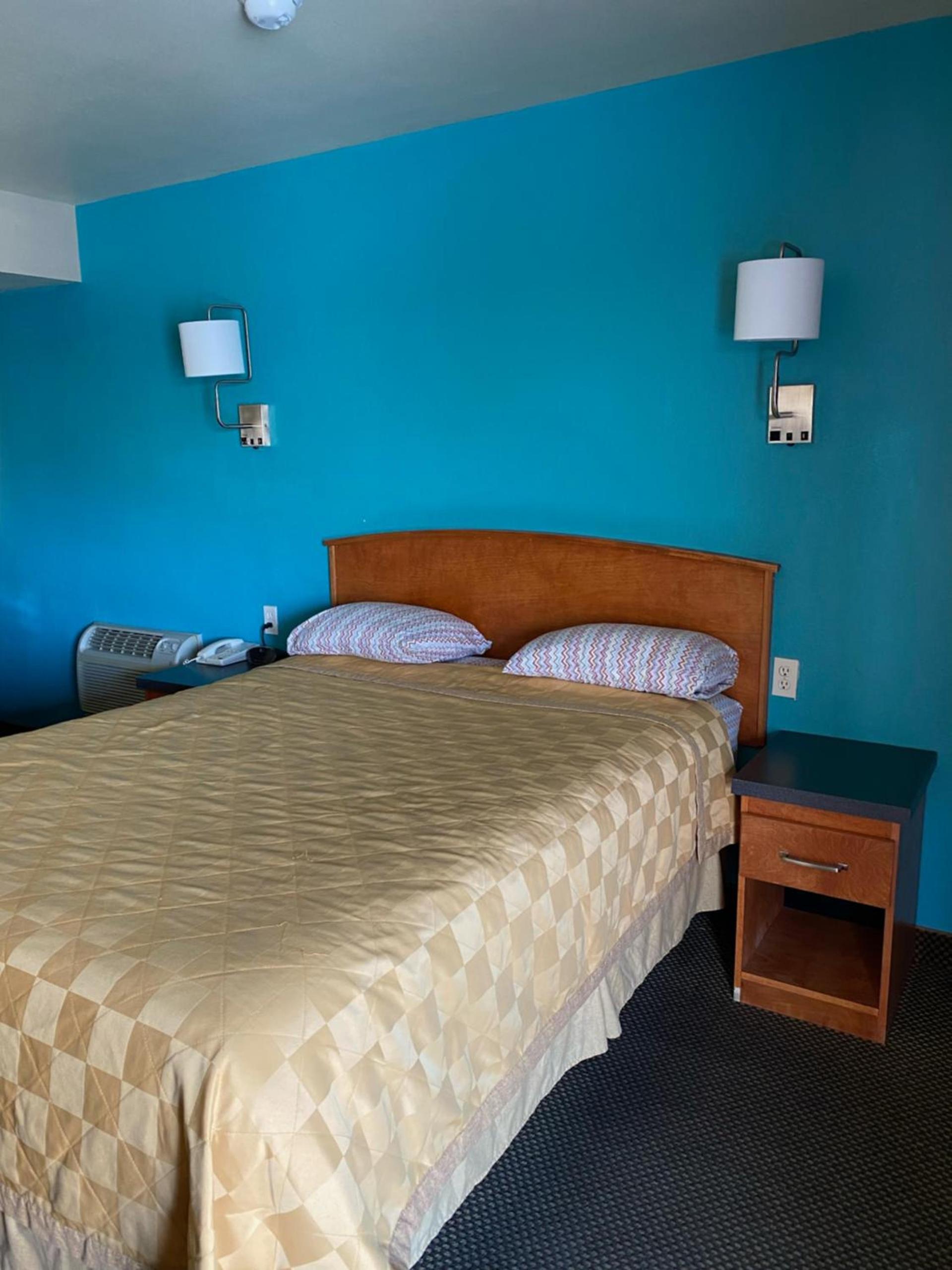Lone Pine Budget Inn photo 13