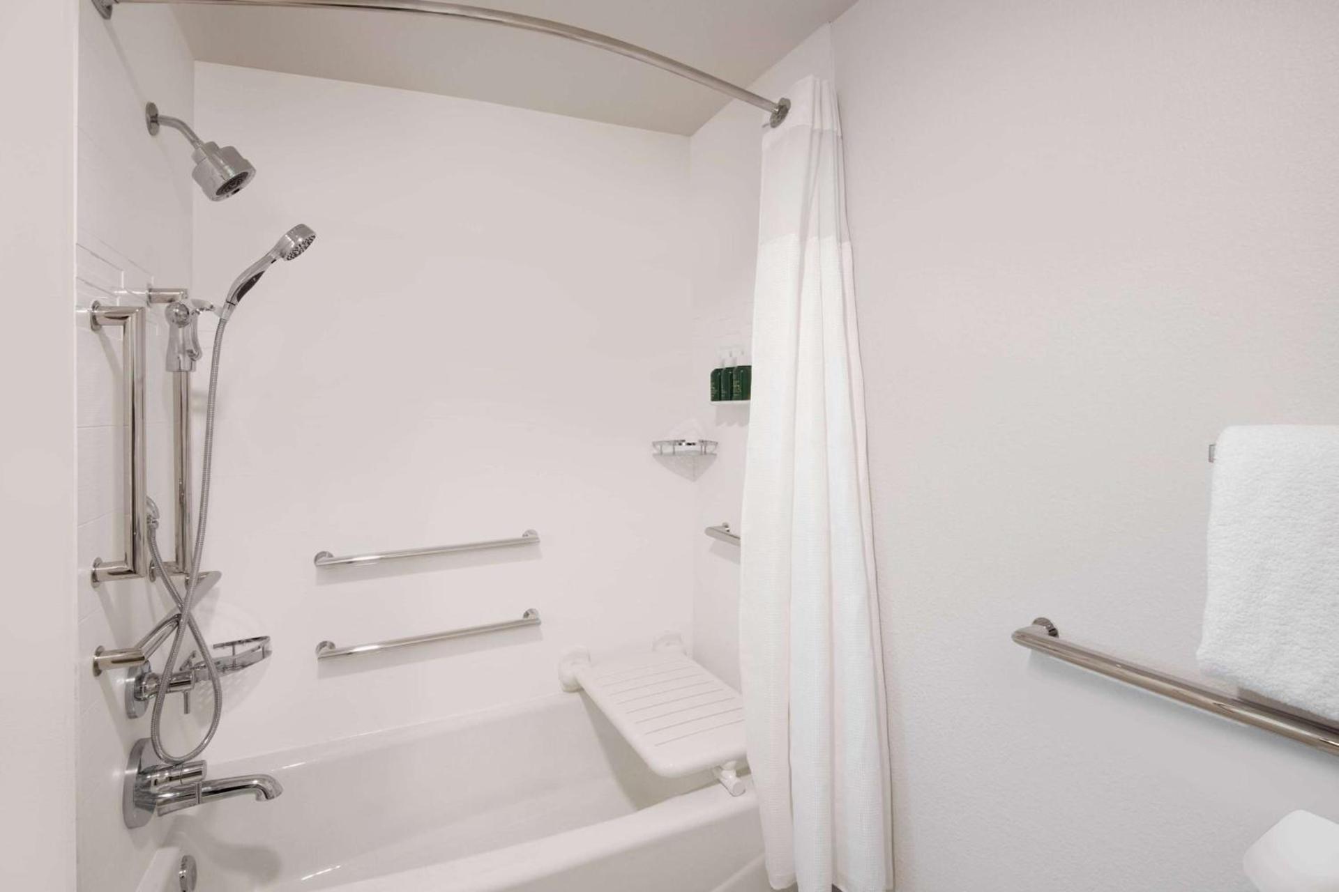 Sonesta ES Suites Atlanta Alpharetta North Point Mall photo 16