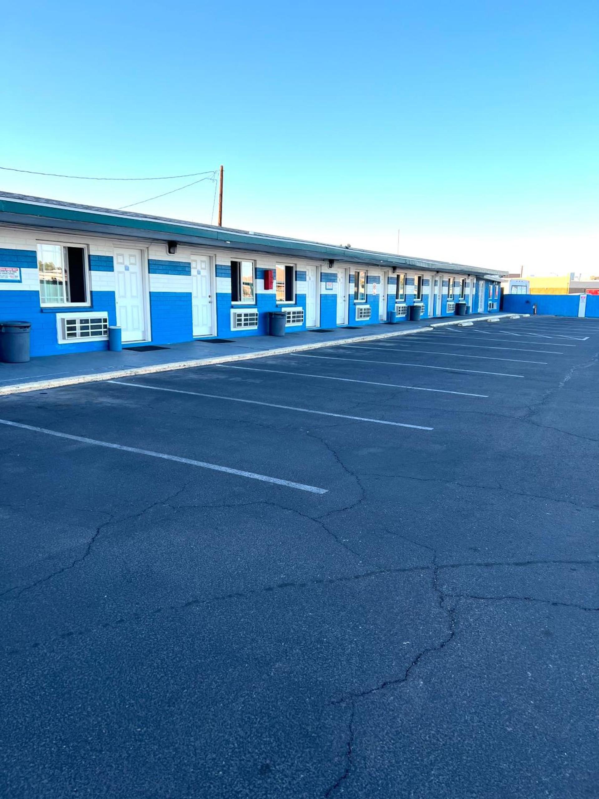 Walden Motel photo 32