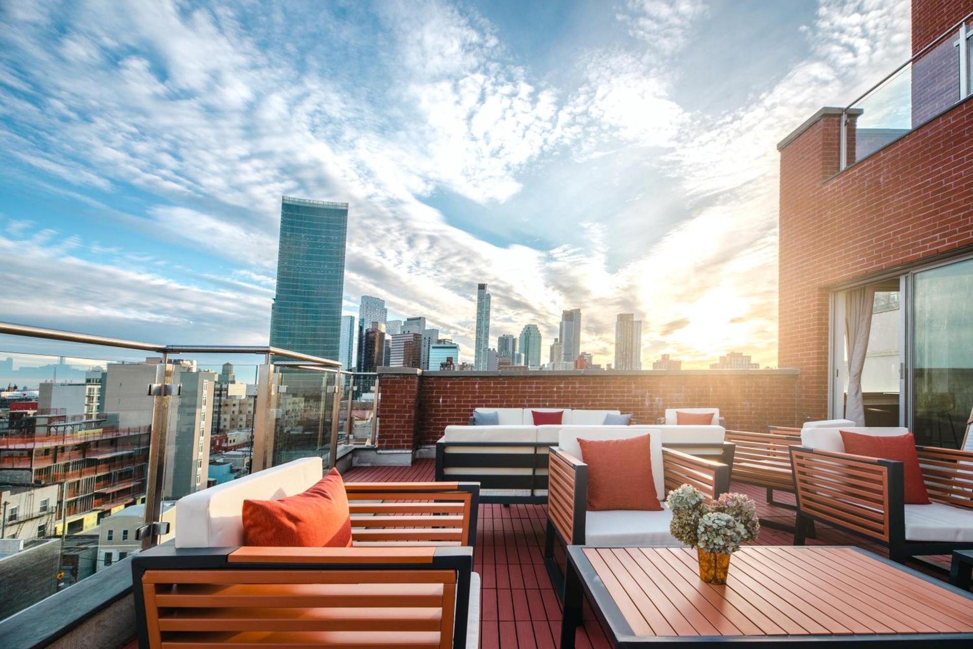The Modernist Hotel — hotel in Long Island City