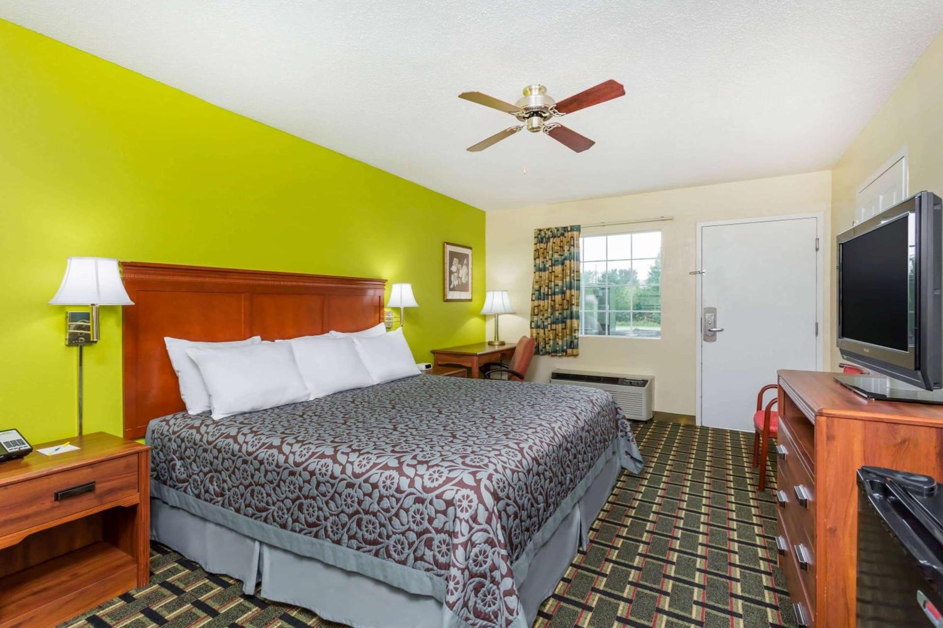 Days Inn by Wyndham Trenton photo 11