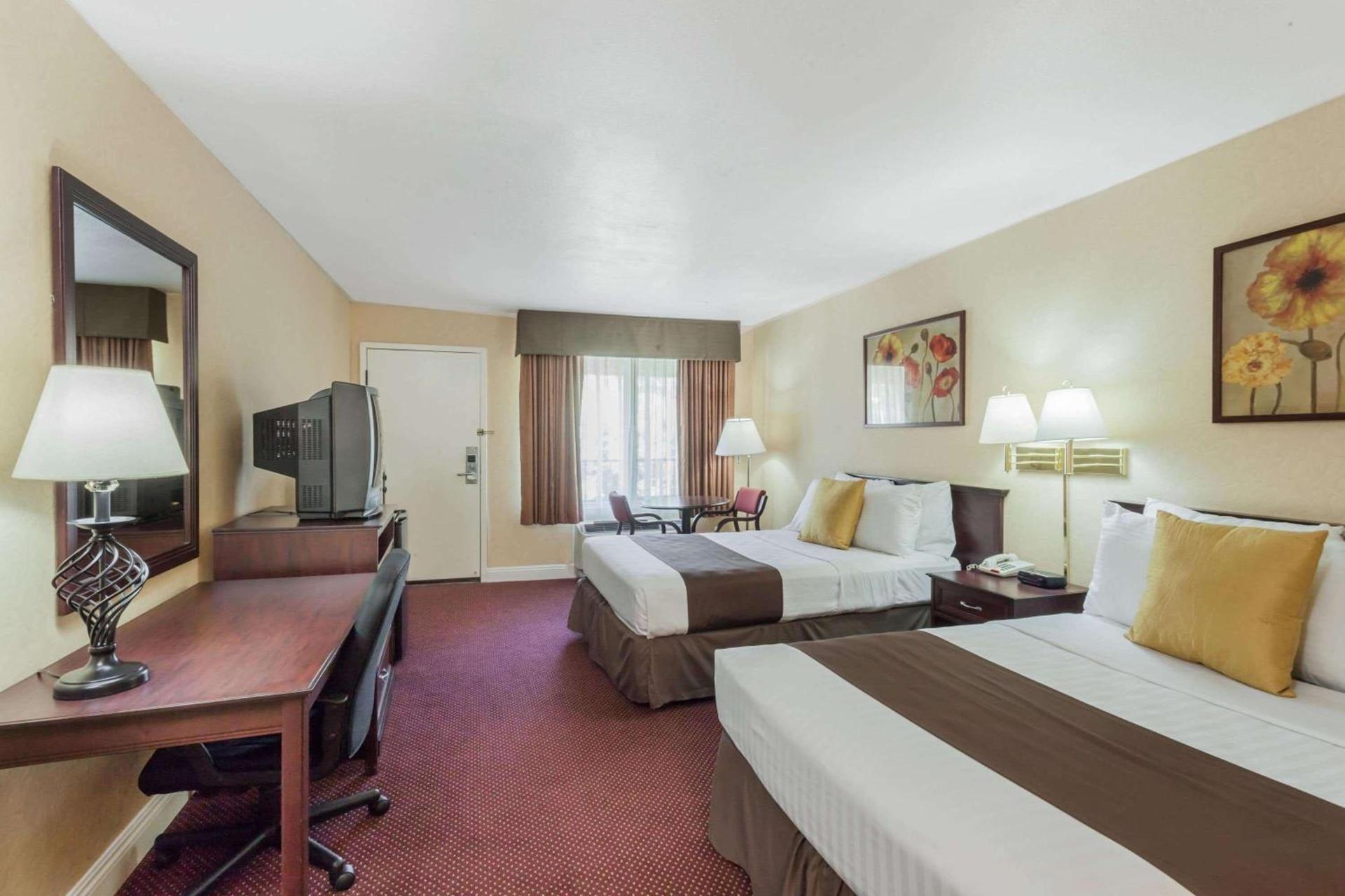 Hospitality Inn photo 9