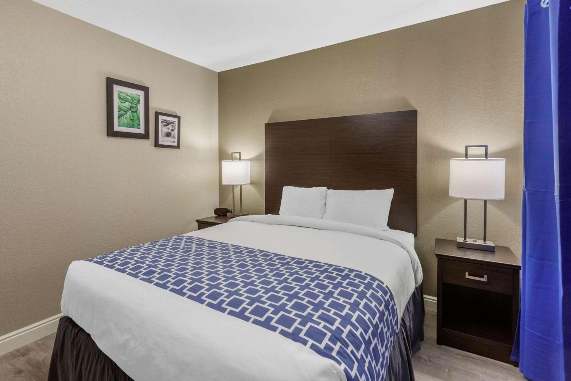 Rodeway Inn & Suites Ontario photo 14