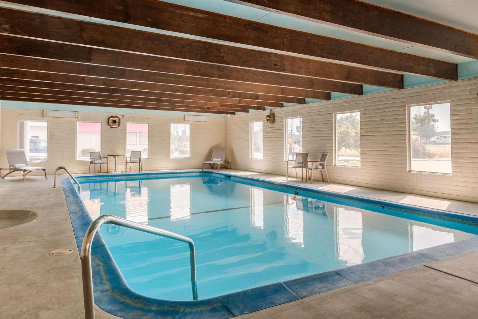 Rodeway Inn & Suites Ontario photo 2
