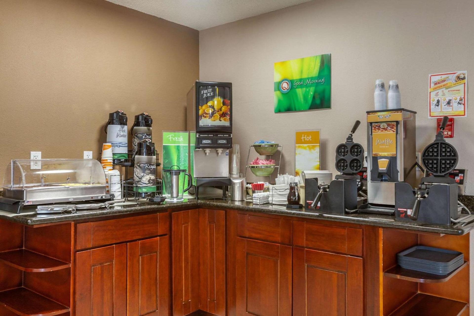 Rodeway Inn & Suites Ontario photo 37