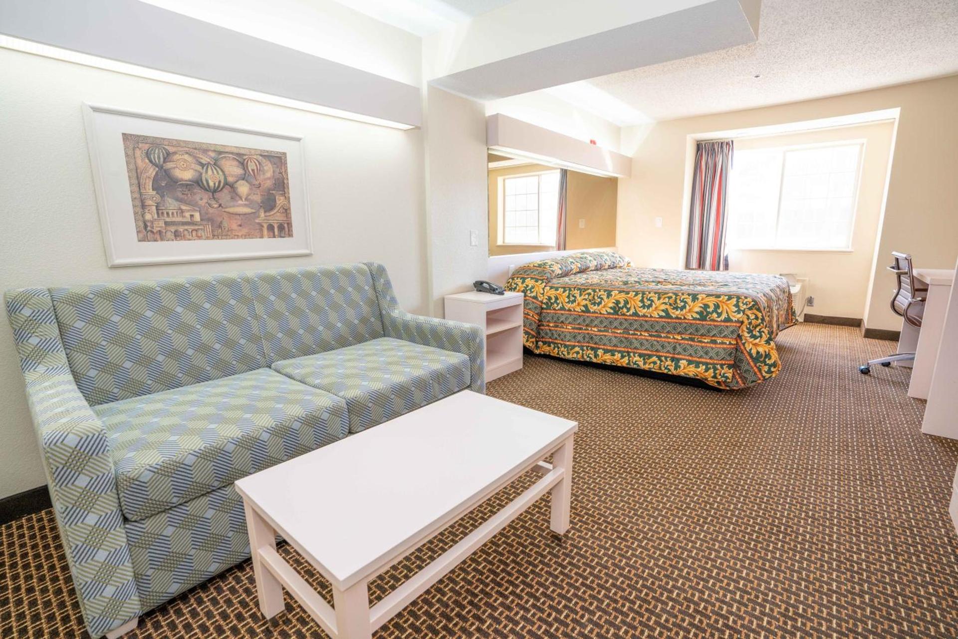 Red Roof Inn & Suites Euless - DFW Airport Southwest photo 33