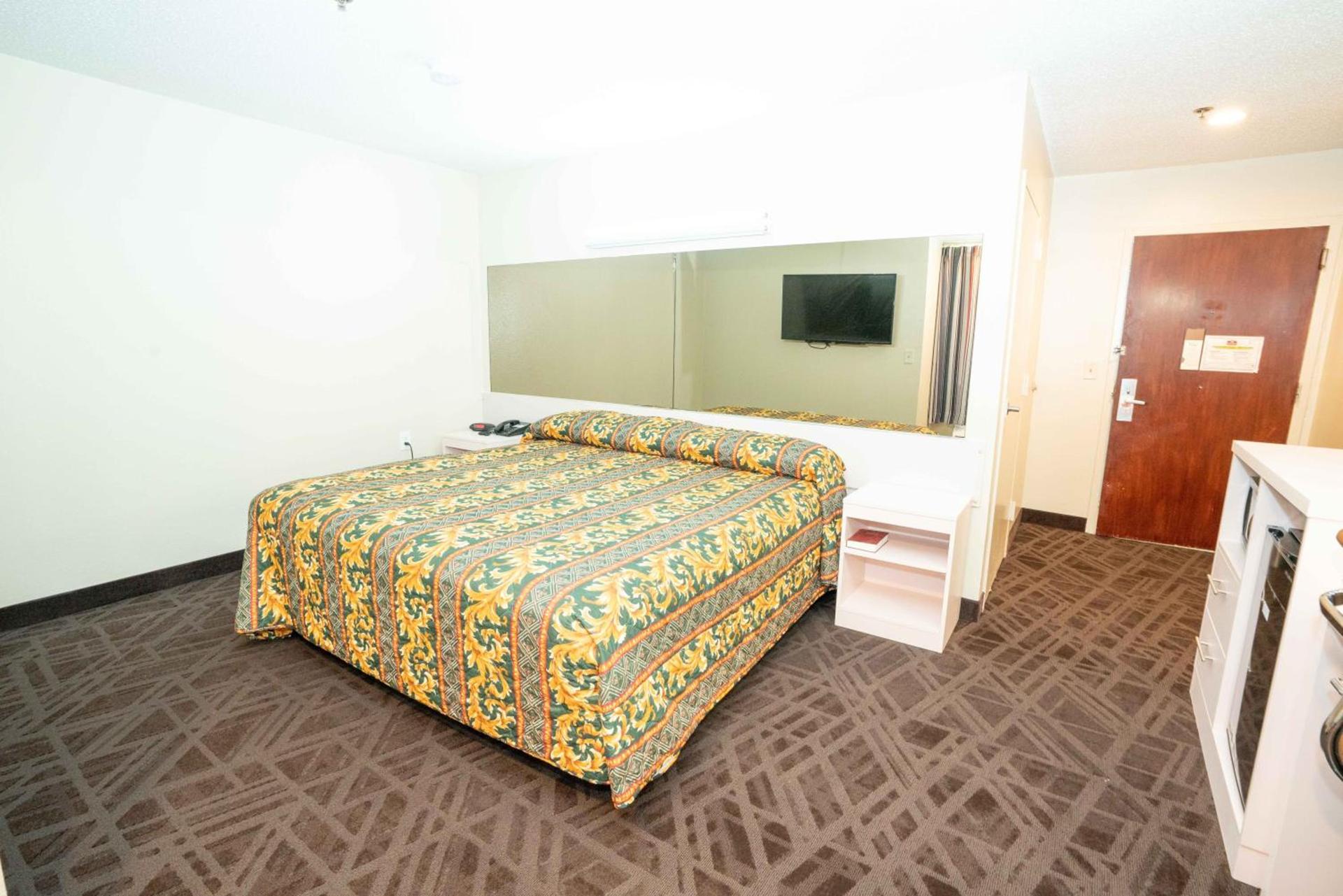 Red Roof Inn & Suites Euless - DFW Airport Southwest photo 36