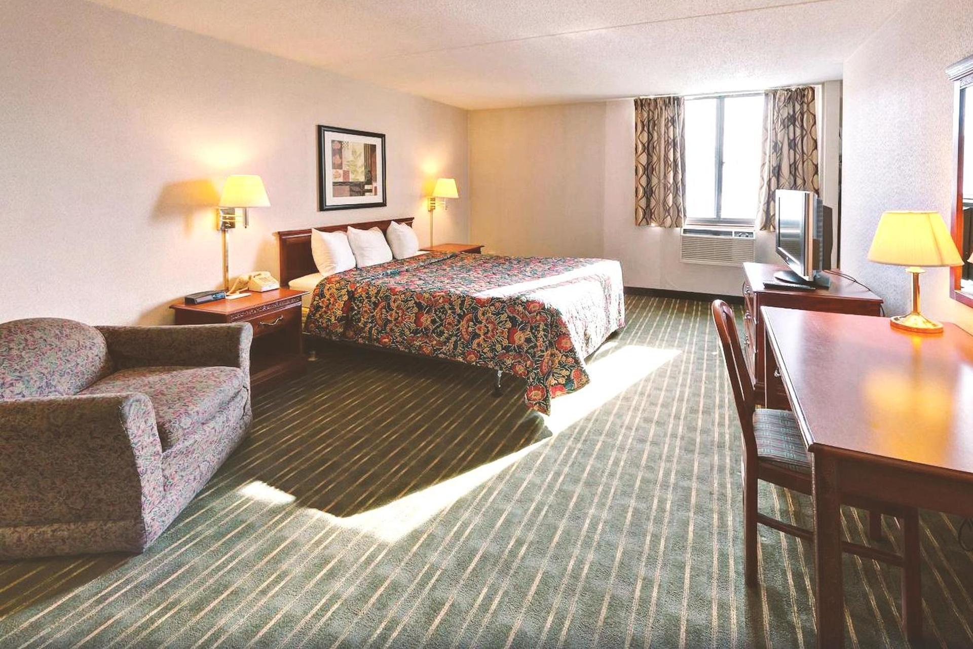 Key Inn Roseville photo 13