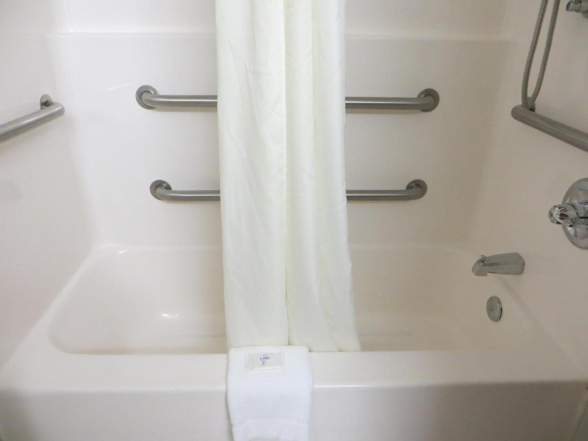 Patti's Inn and Suites photo 10