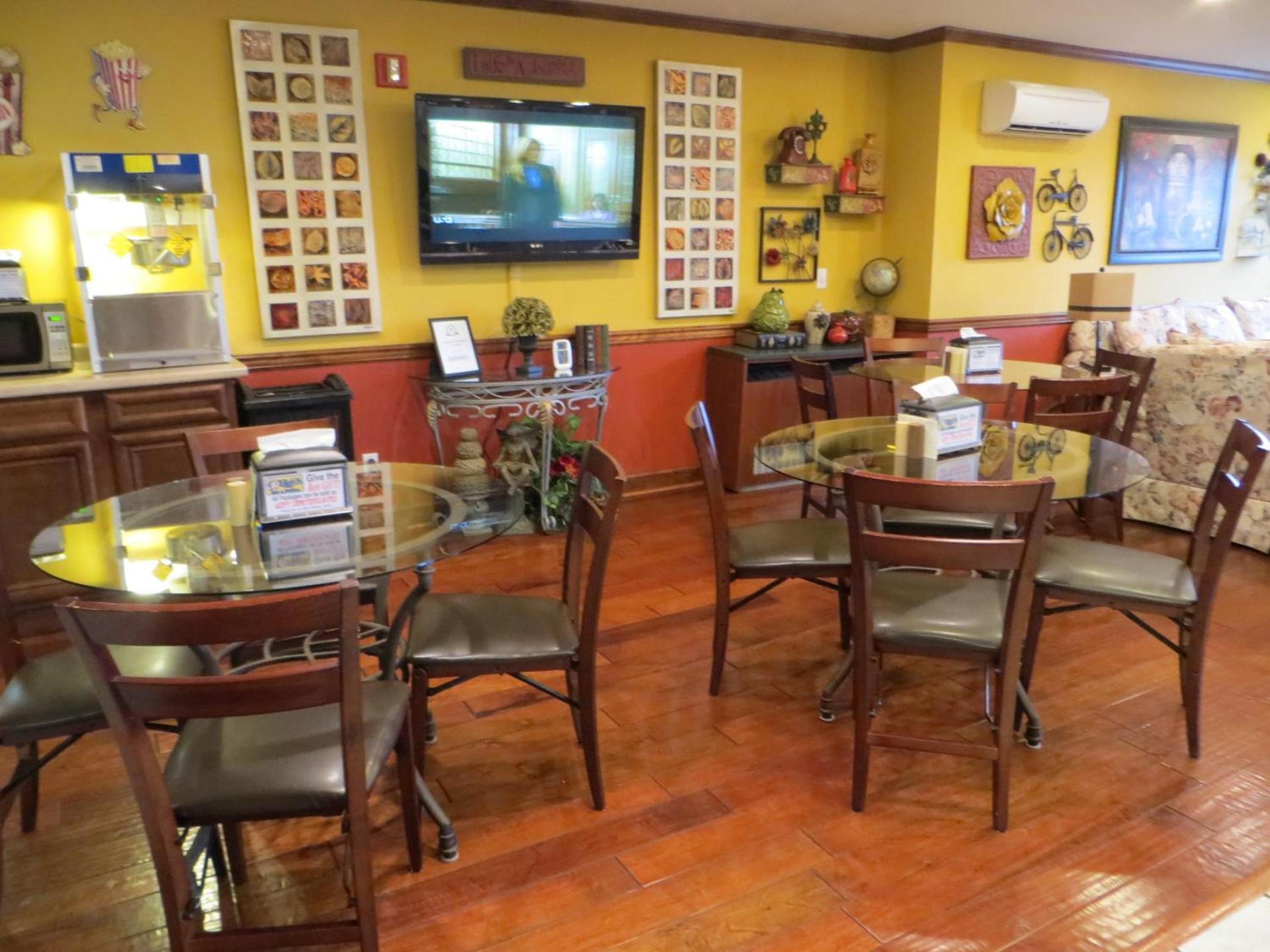 Patti's Inn and Suites photo 14