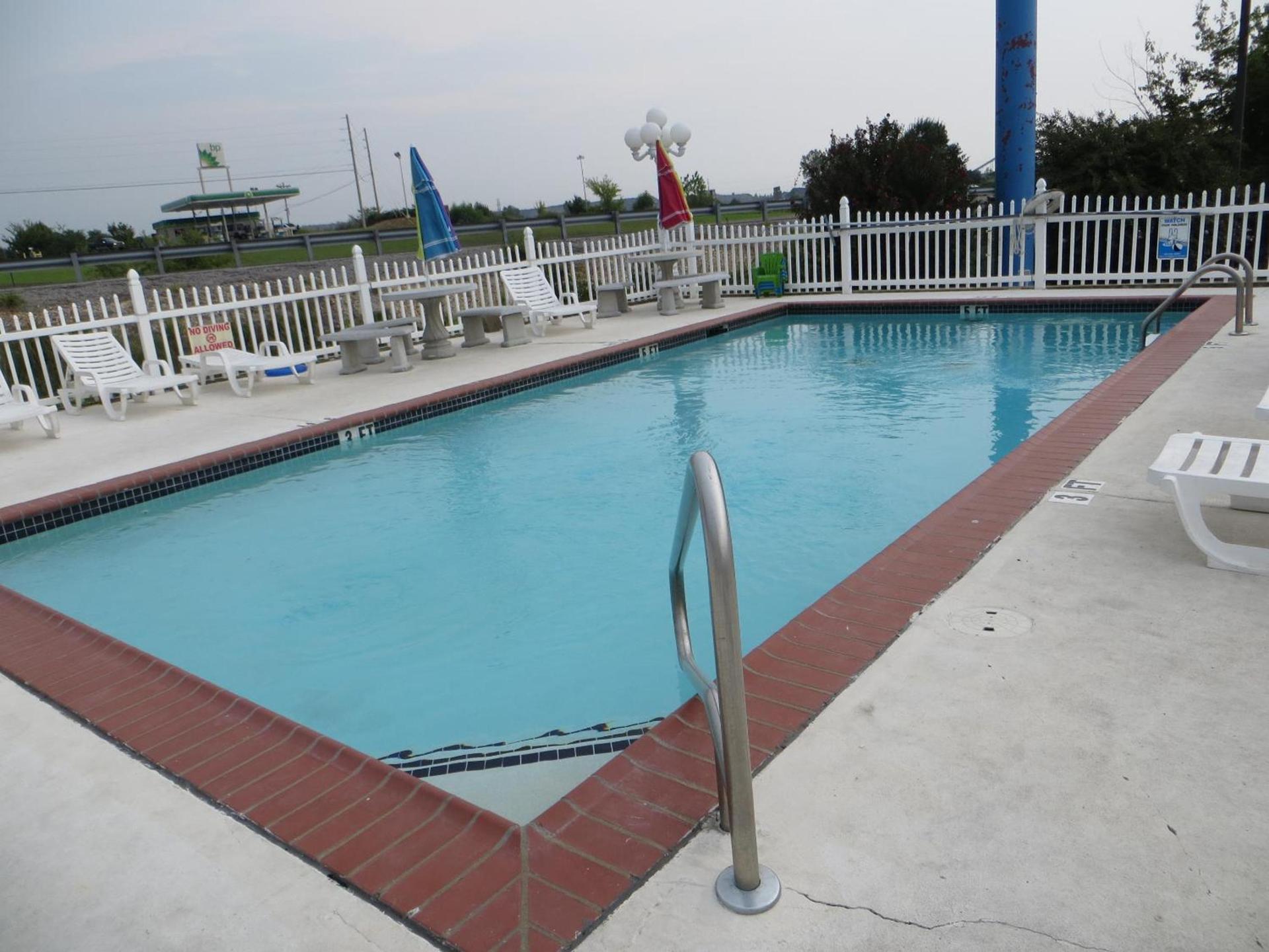 Patti's Inn and Suites photo 21