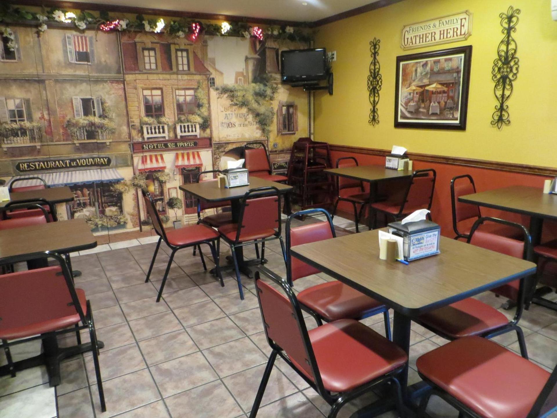 Patti's Inn and Suites photo 16