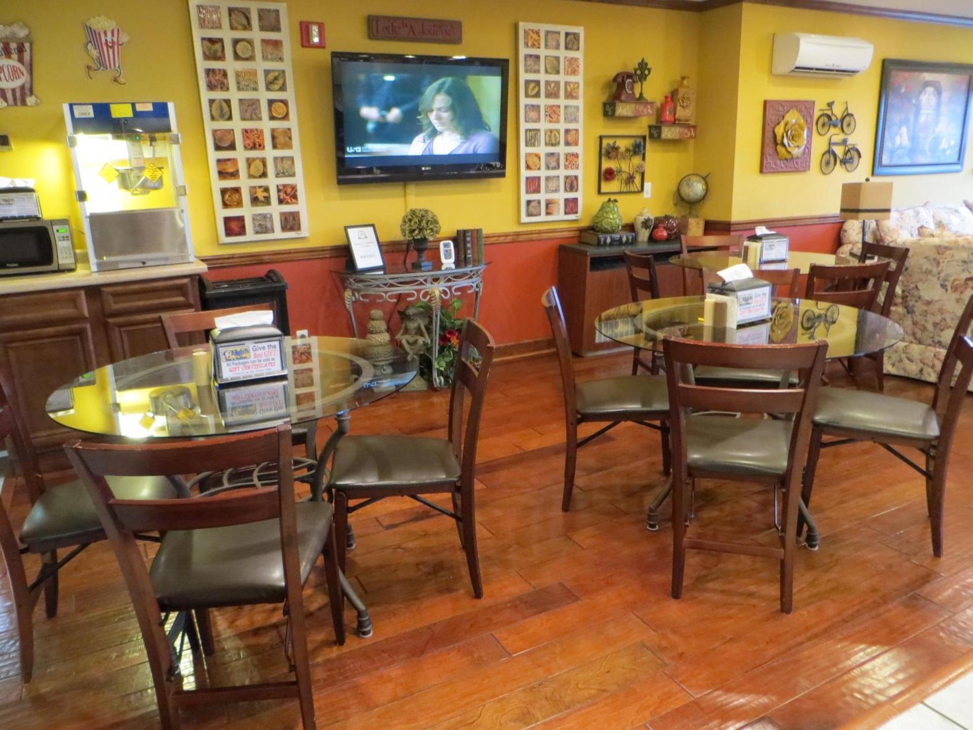 Patti's Inn and Suites photo 15