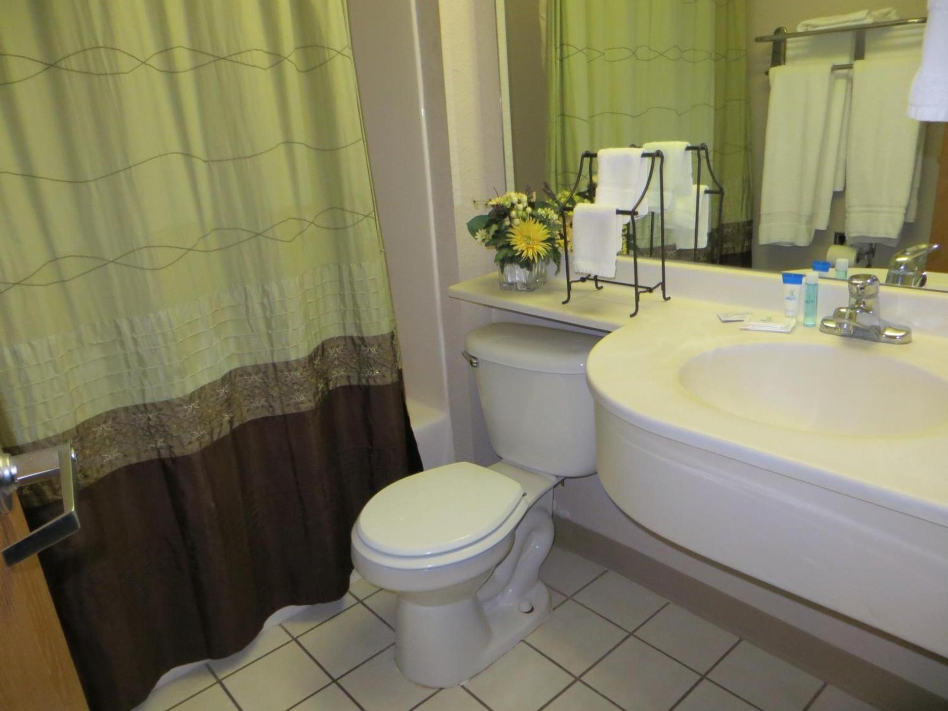 Patti's Inn and Suites photo 8
