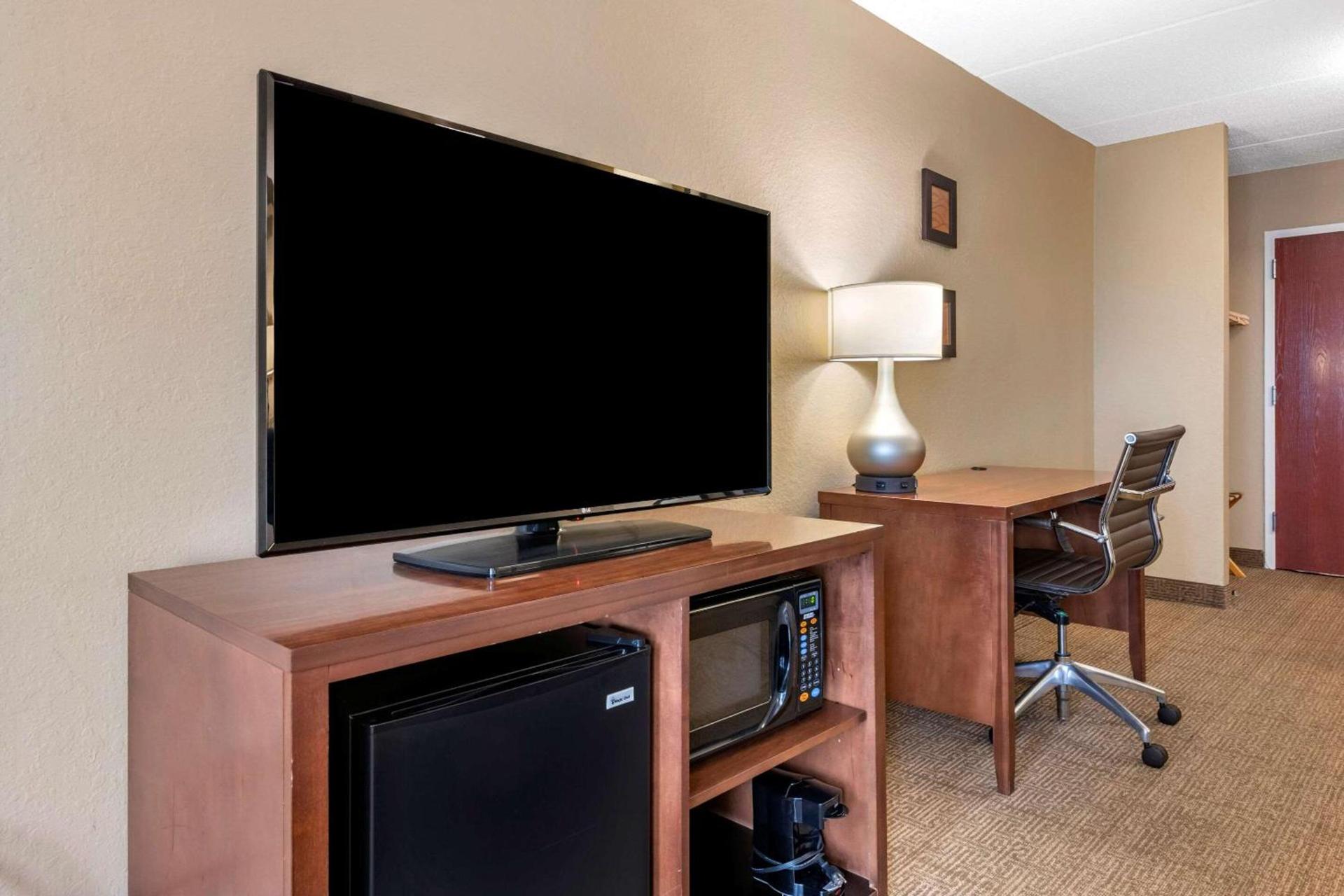 Comfort Inn & Suites Orlando North photo 8