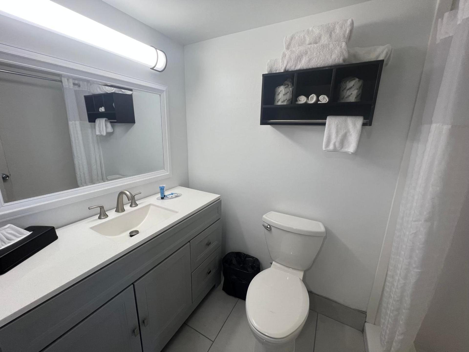 Garden City Inn photo 32