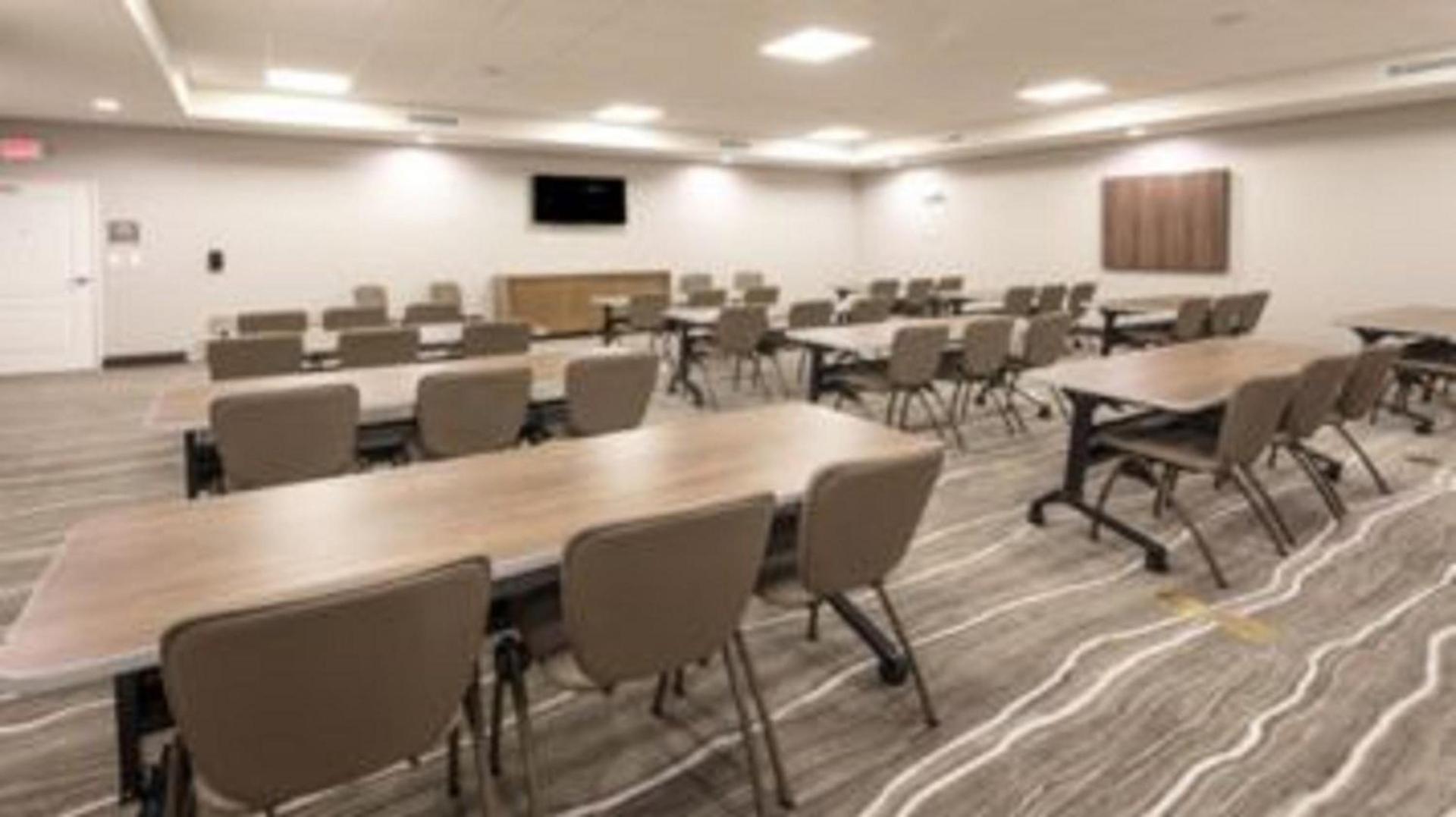 Staybridge Suites Dearborn by IHG photo 15