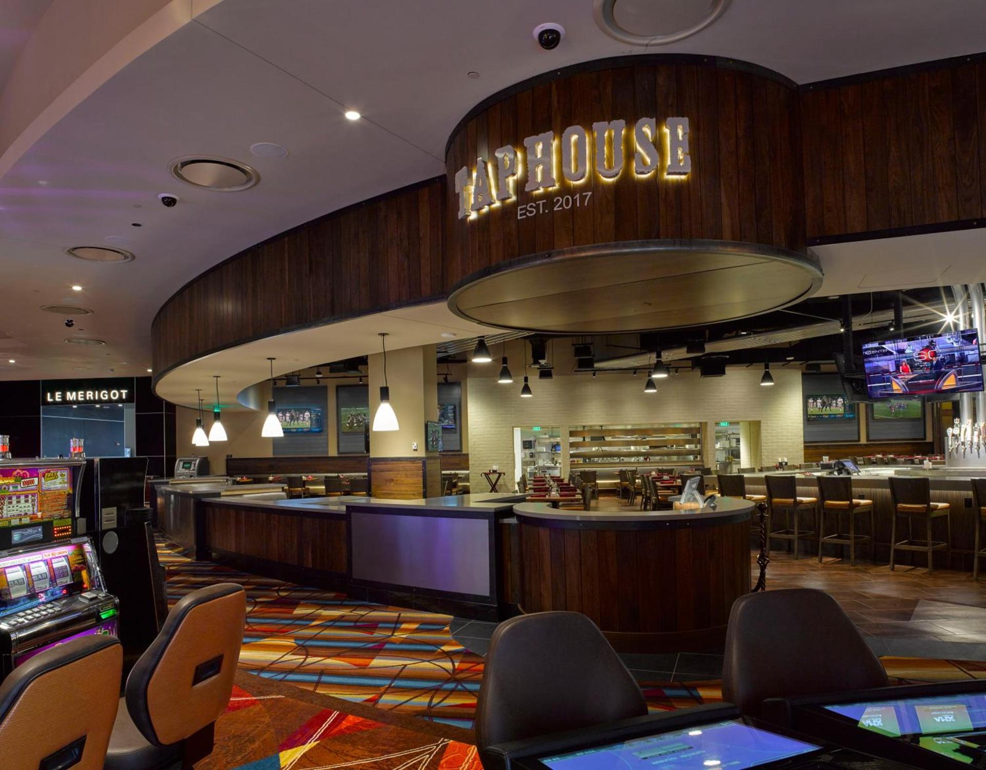 Bally's Evansville Casino & Hotel photo 24