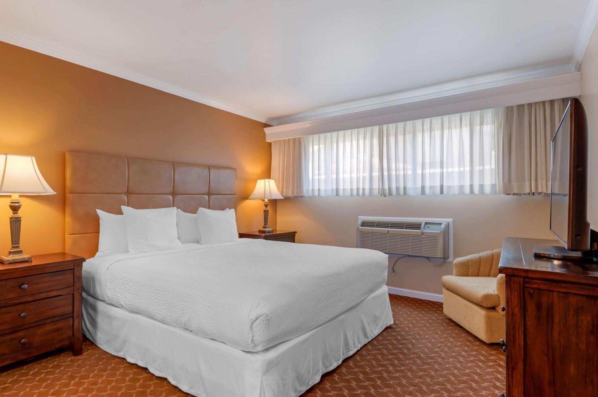 Best Western Plus Santa Barbara photo 22