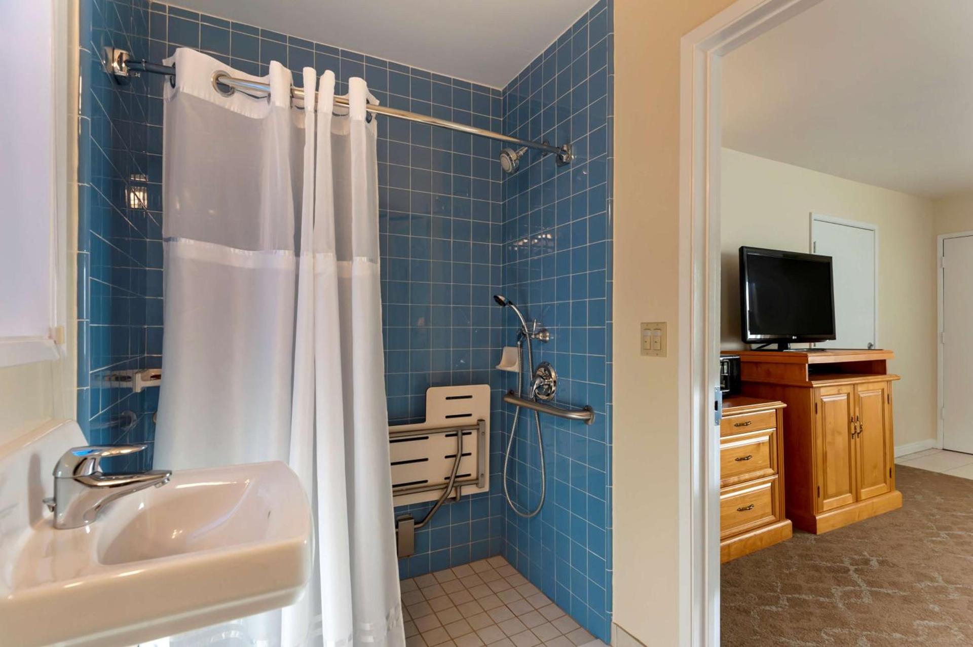 Best Western Plus Santa Barbara photo 28