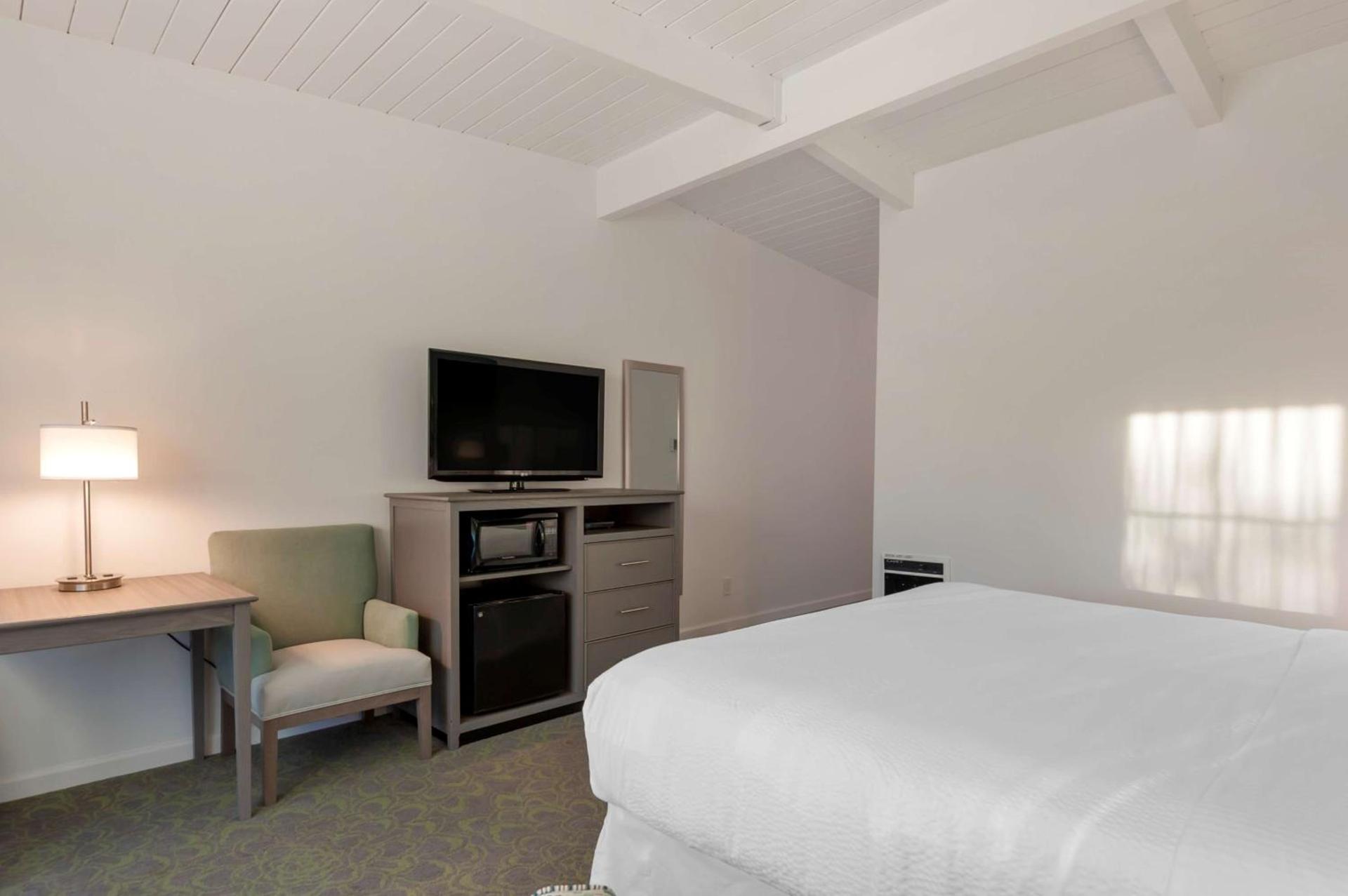 Best Western Plus Santa Barbara photo 33